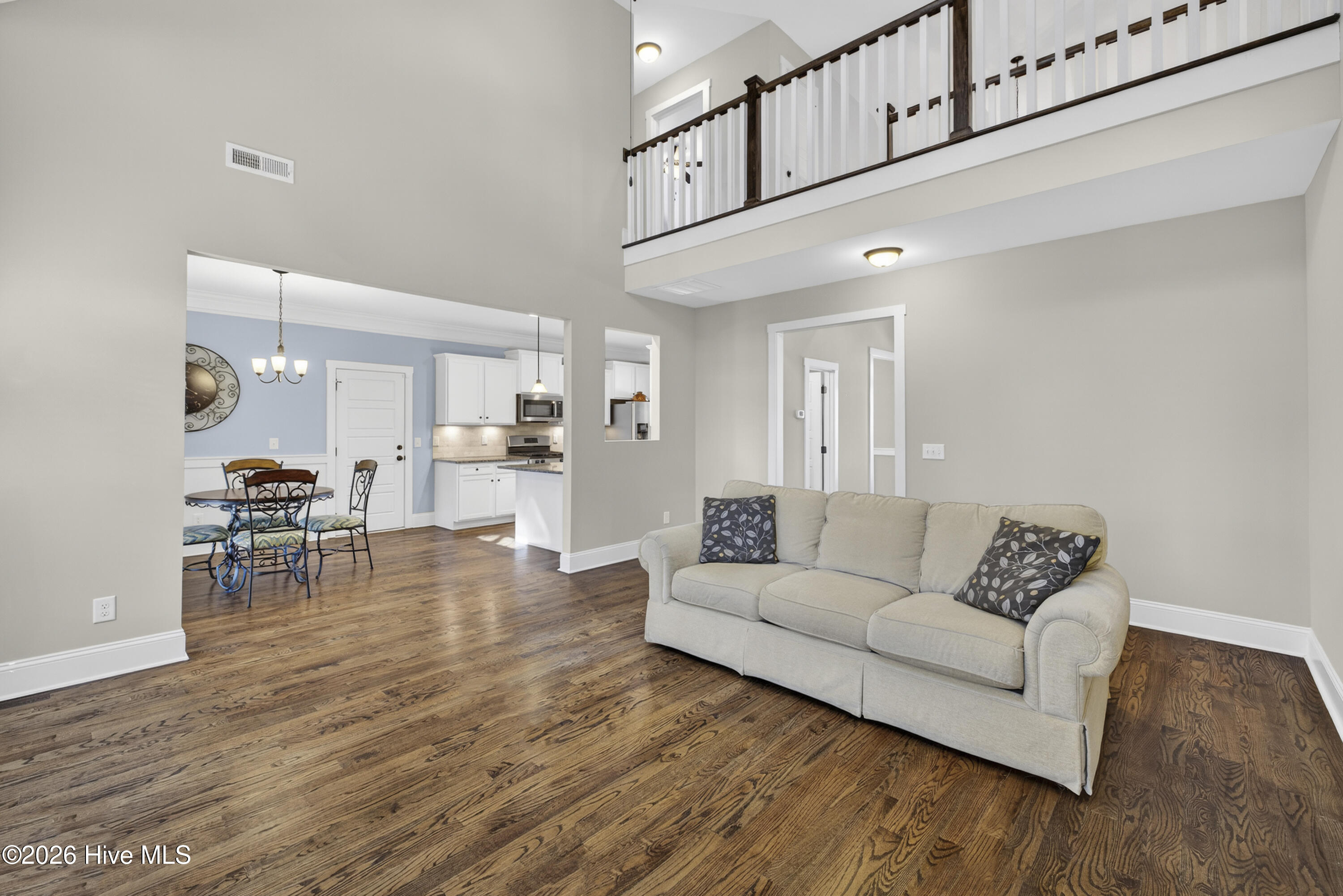 100555672 | Photo 10