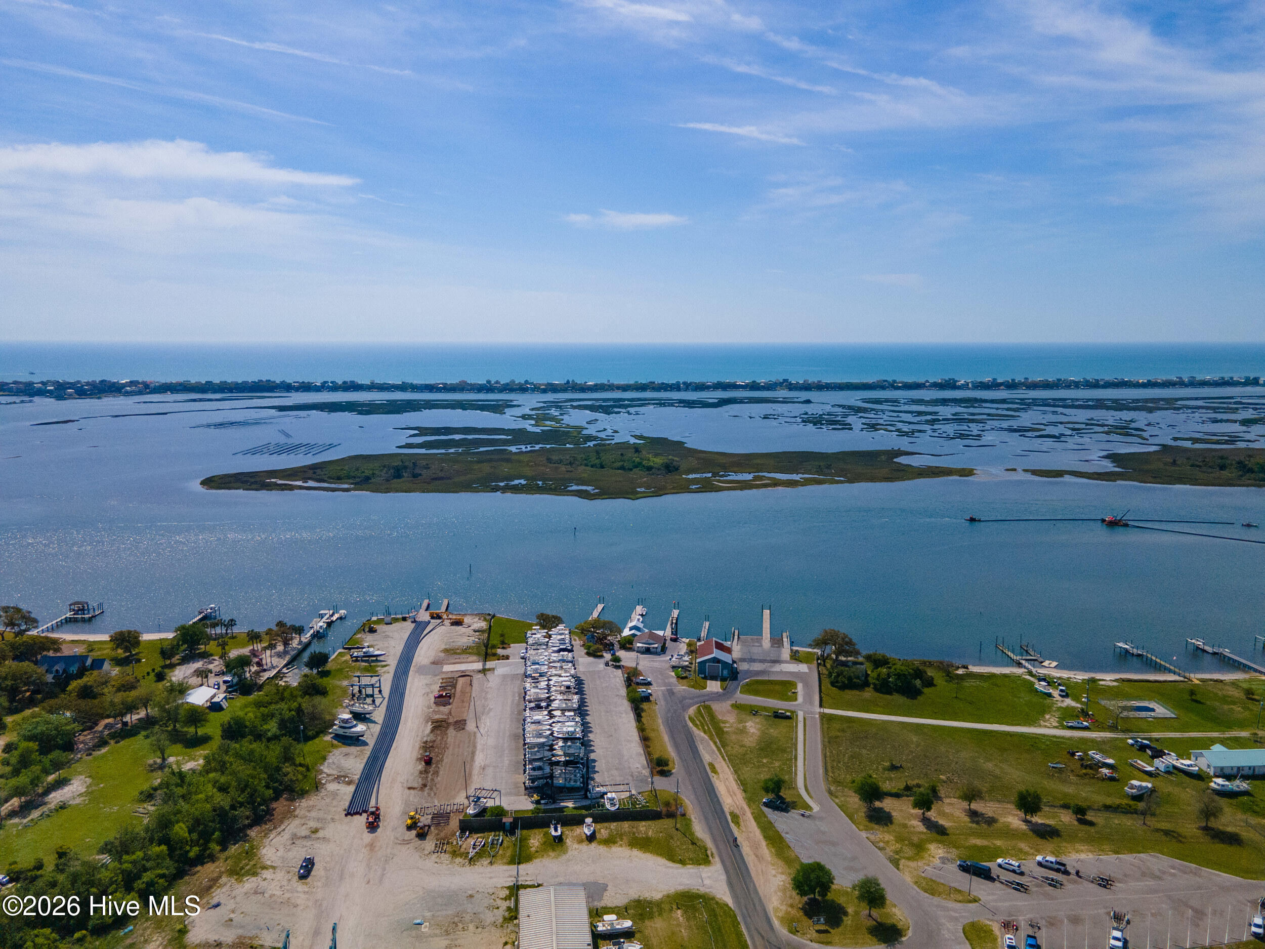 100561337 | Photo 37