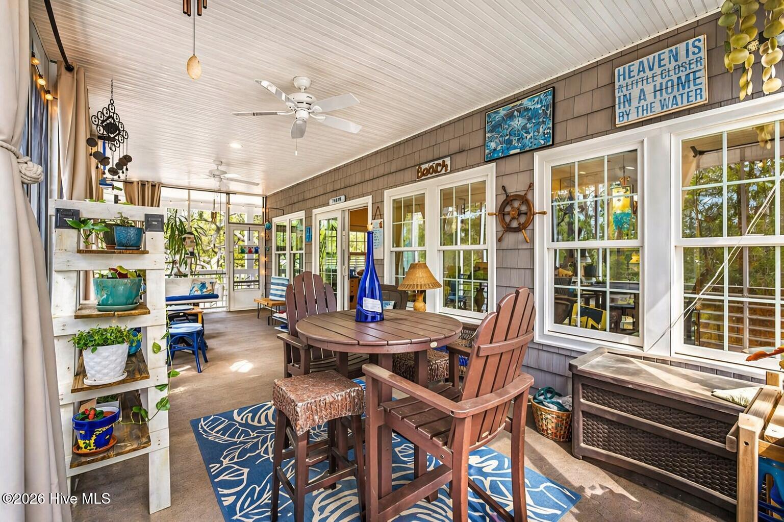 100565063 | Photo 22