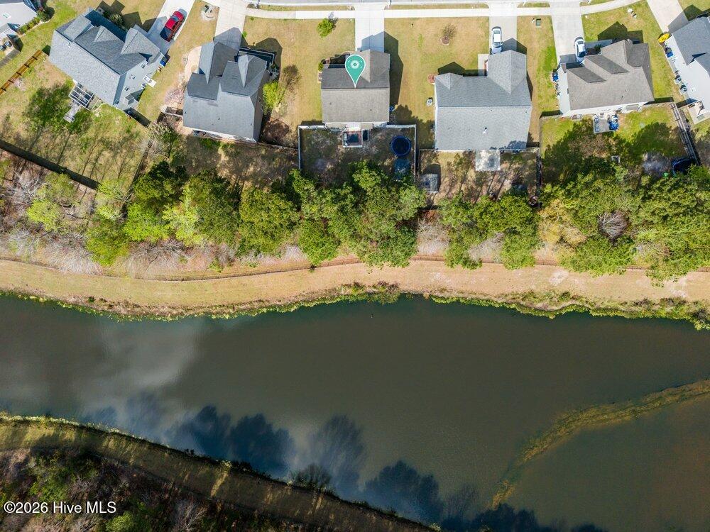 100565663 | Photo 49