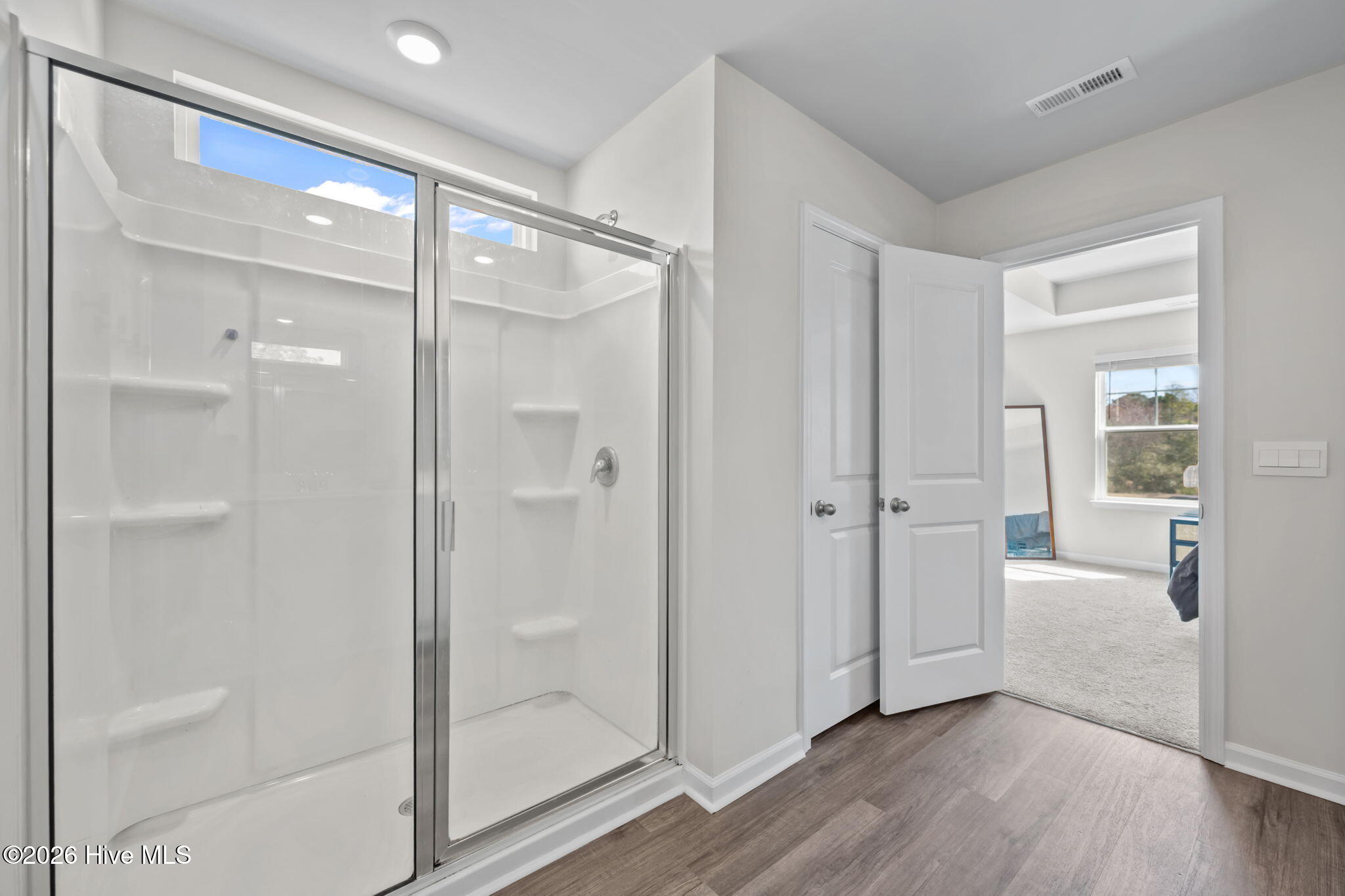 100559787 | Photo 25