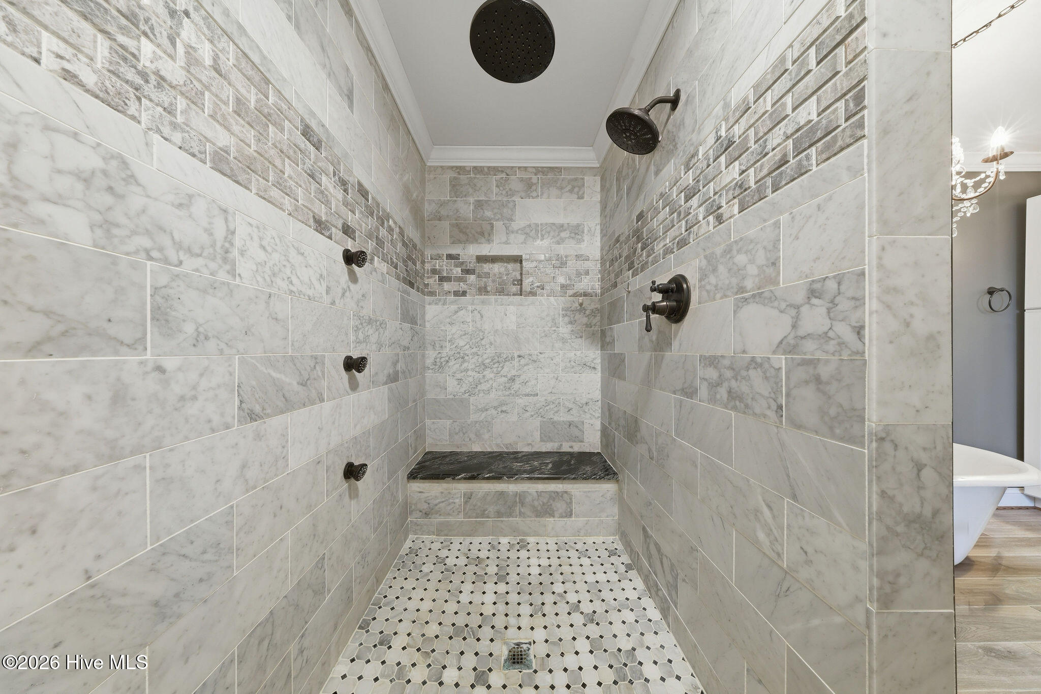 100557788 | Photo 33