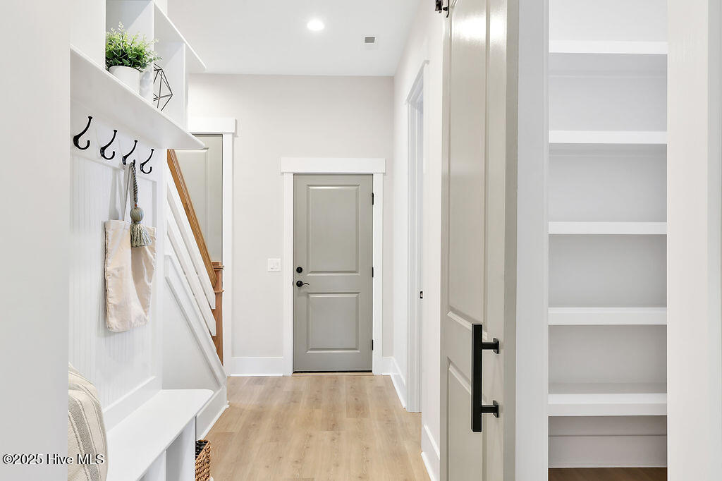 100554434 | Photo 36