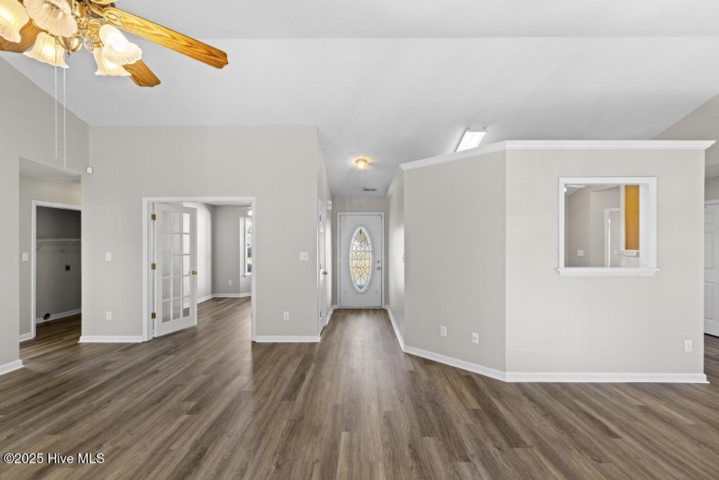 100546857 | Photo 18