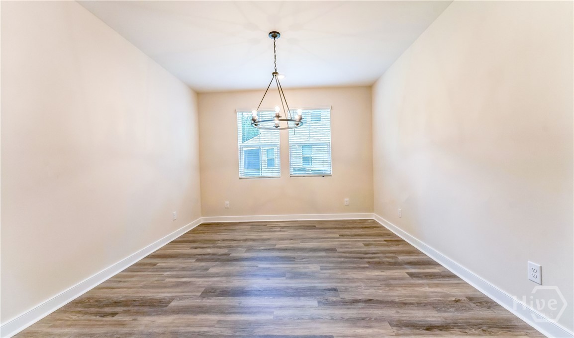 Similar Home/ Dining room