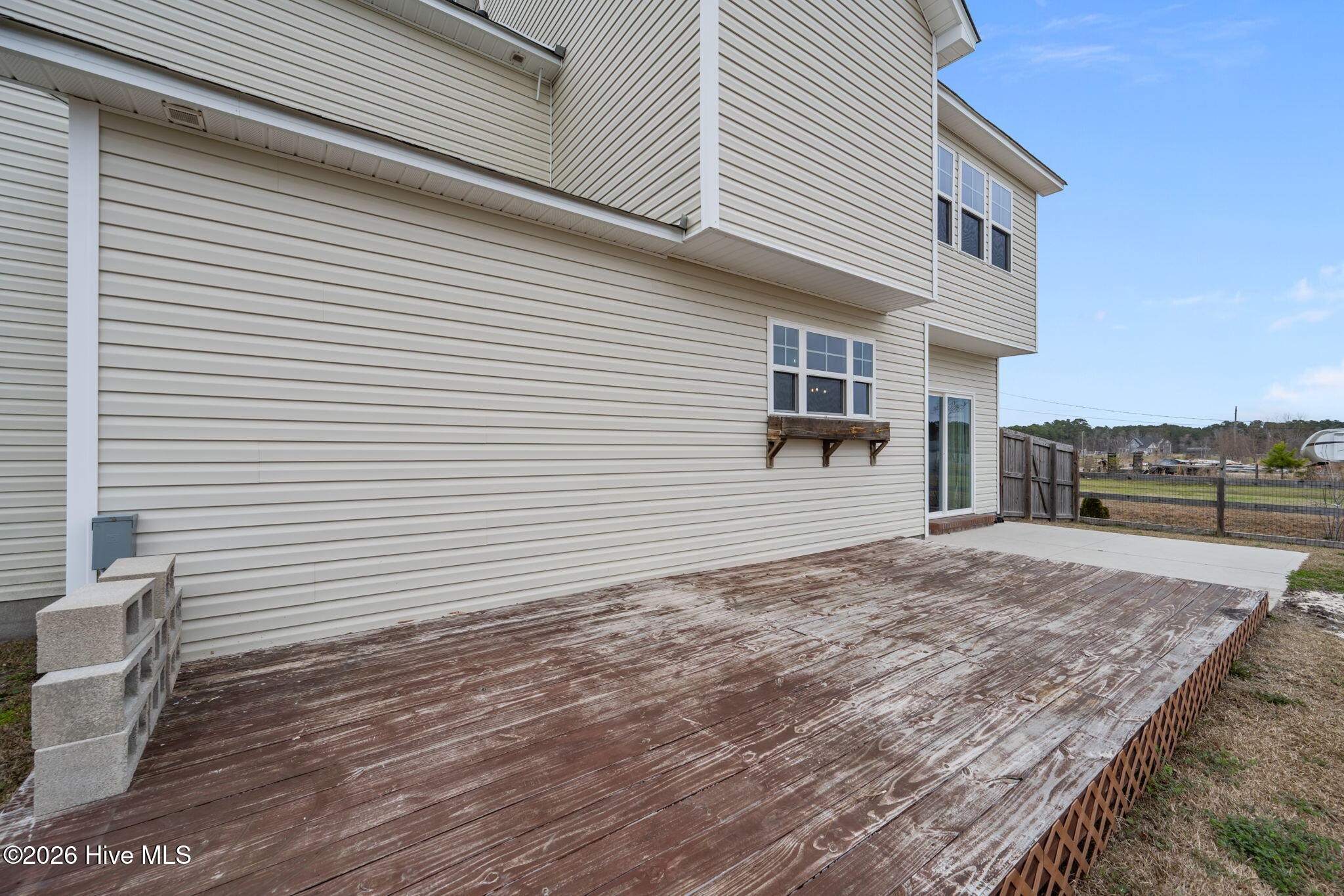 100557643 | Photo 45