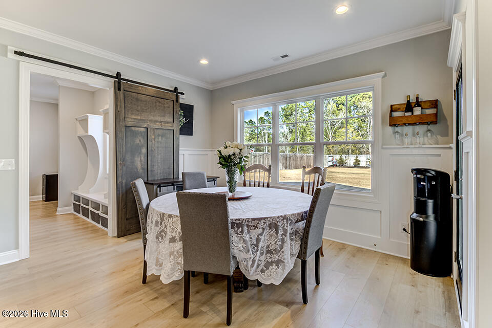 100554310 | Photo 16