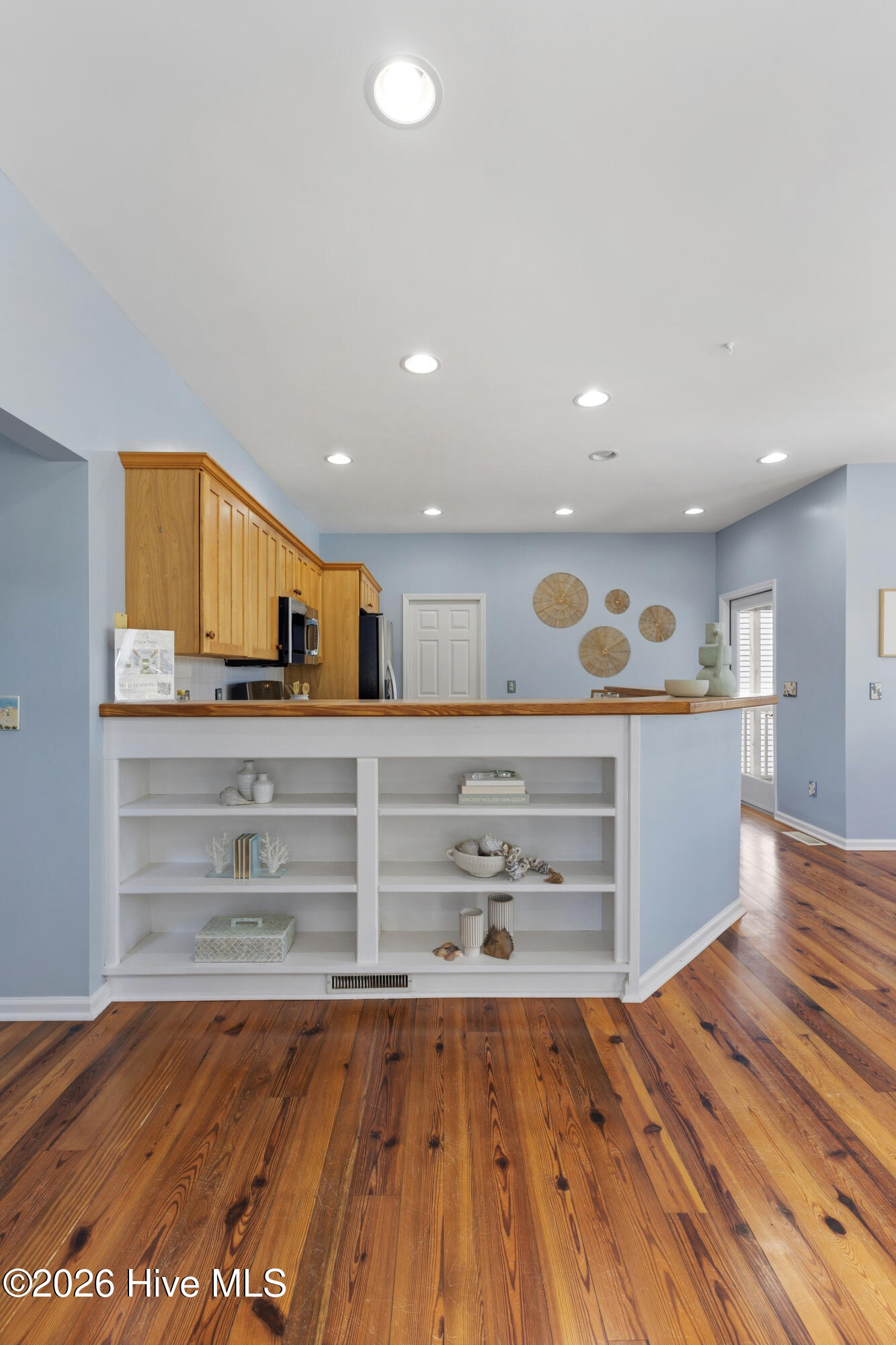 100535794 | Photo 14