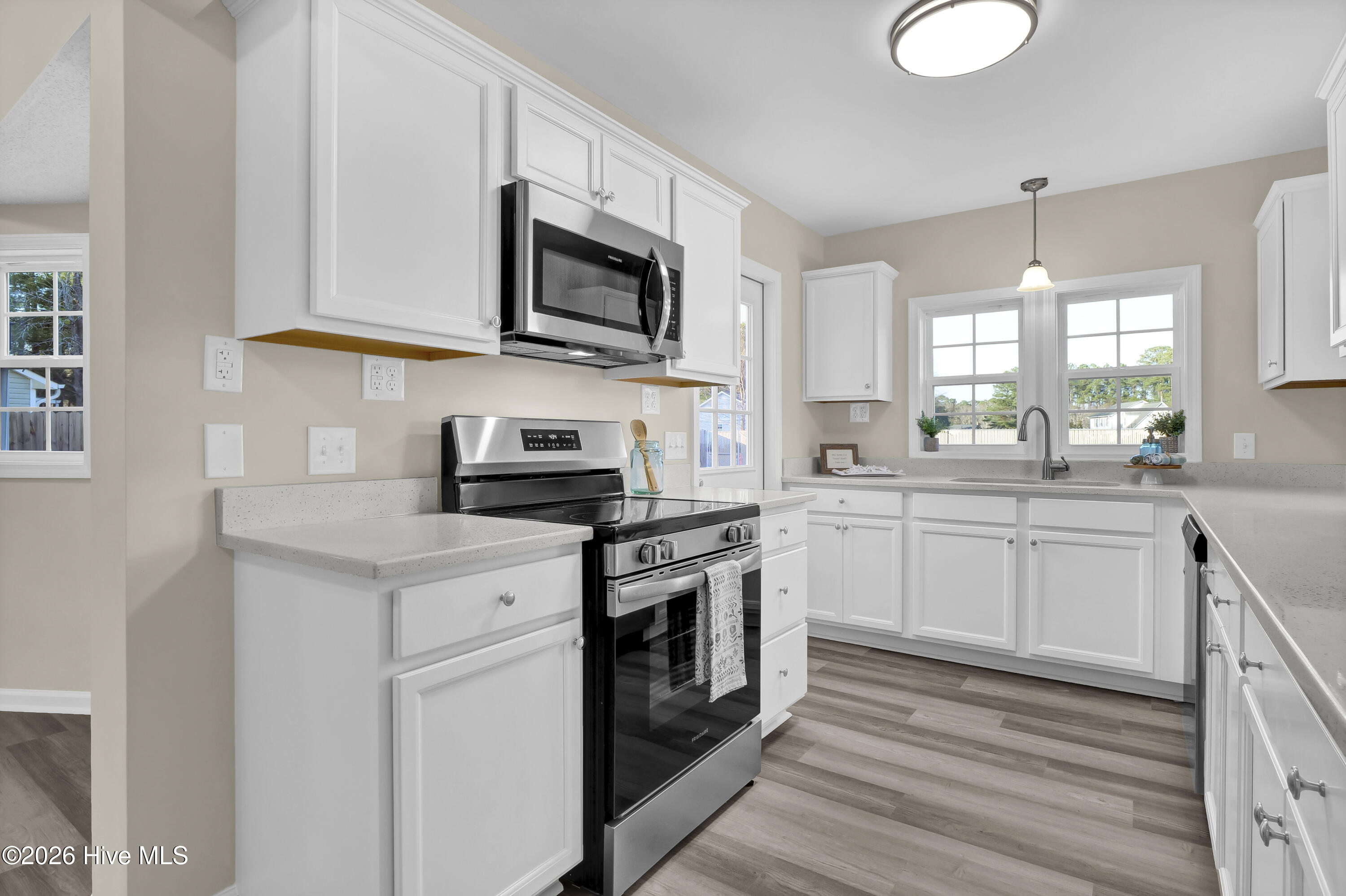 100552013 | Photo 11