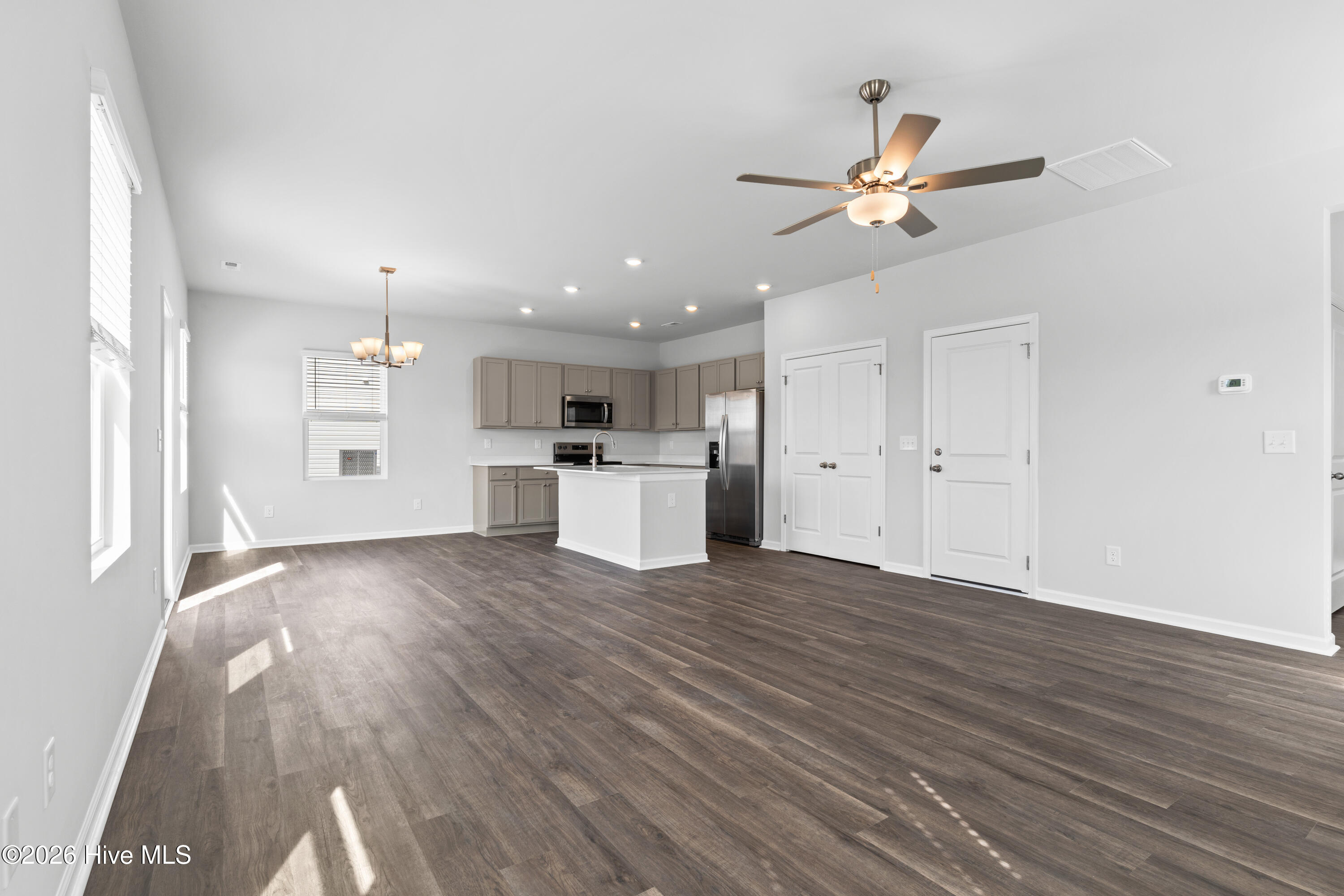 100538143 | Photo 18