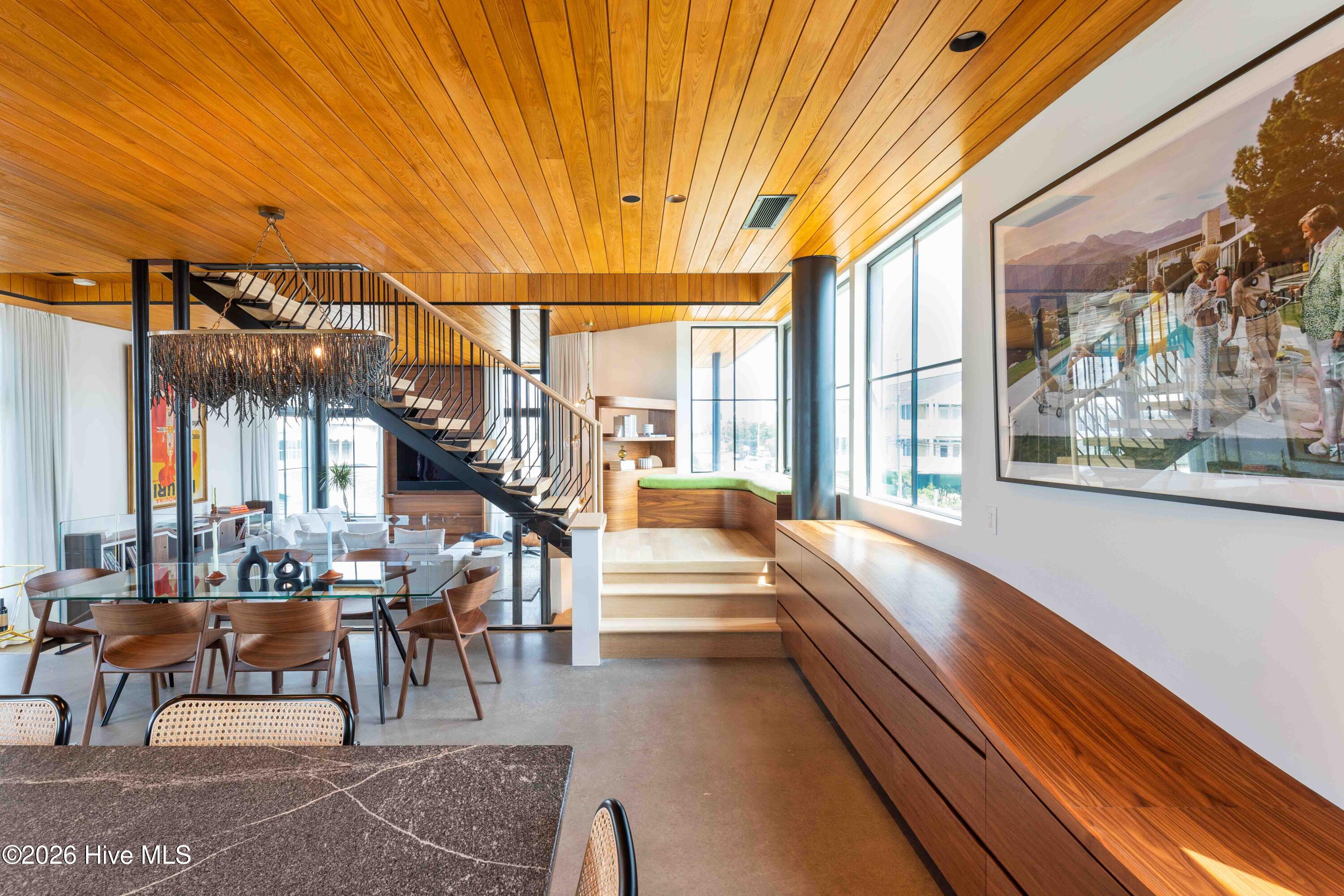 100554163 | Photo 12