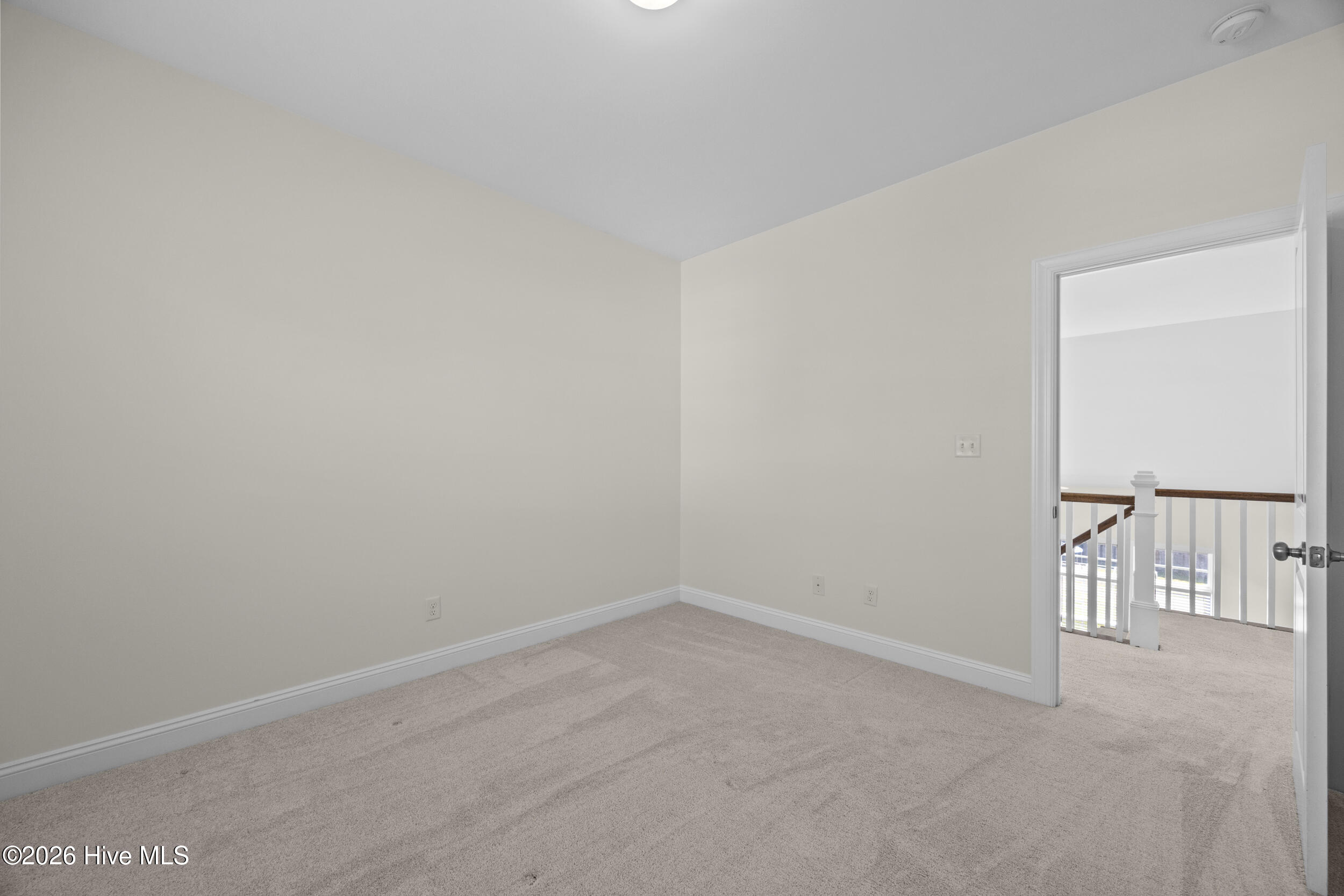 100568241 | Photo 48