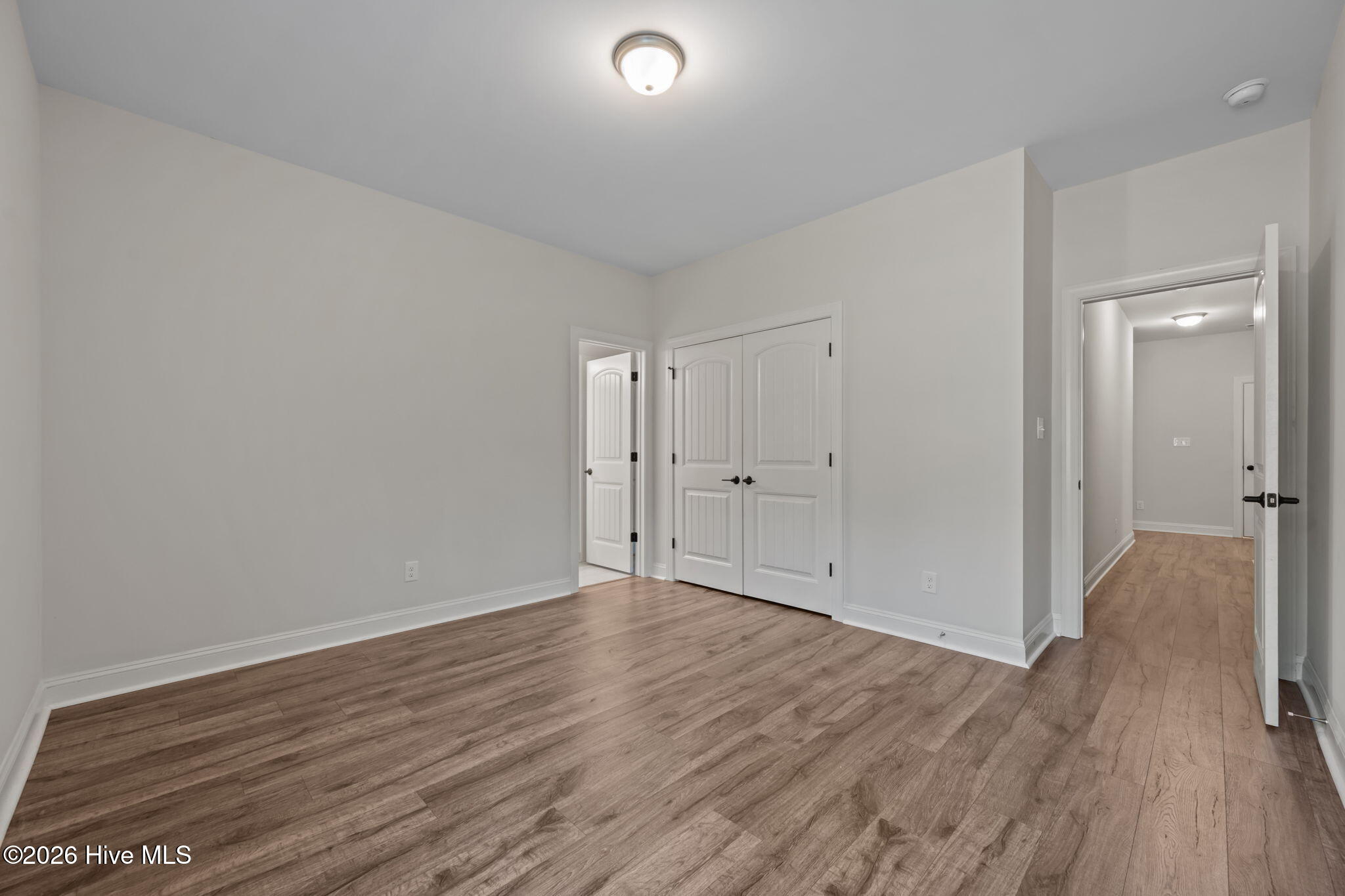 100561720 | Photo 35