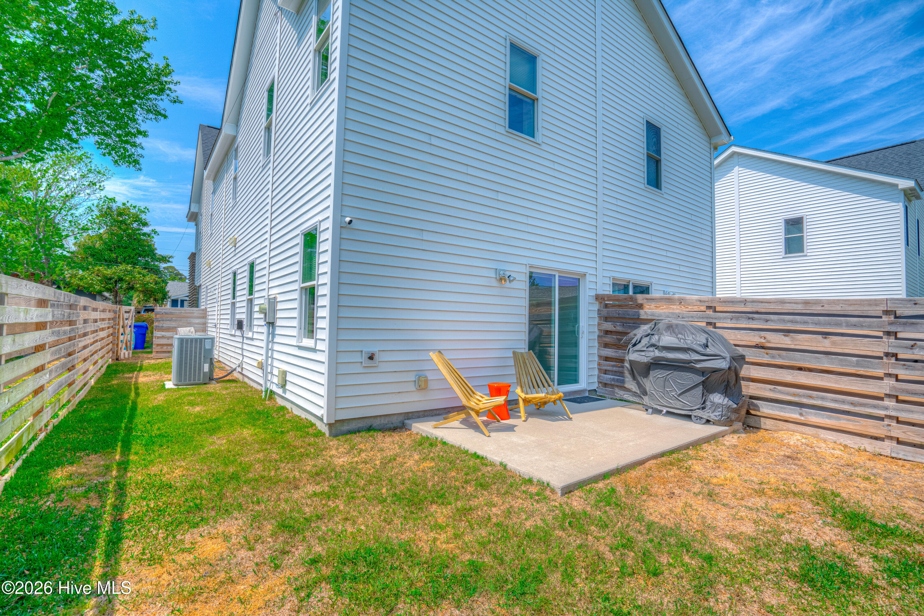 100569928 | Photo 26