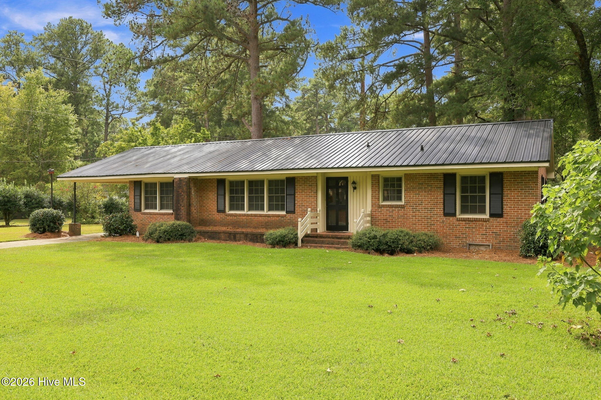 Photo 3 of Single family home for sale at 405 S Broad St, Robersonville, NC 27871 | MLS# 100600512 | Listing updated on 2026-10-01