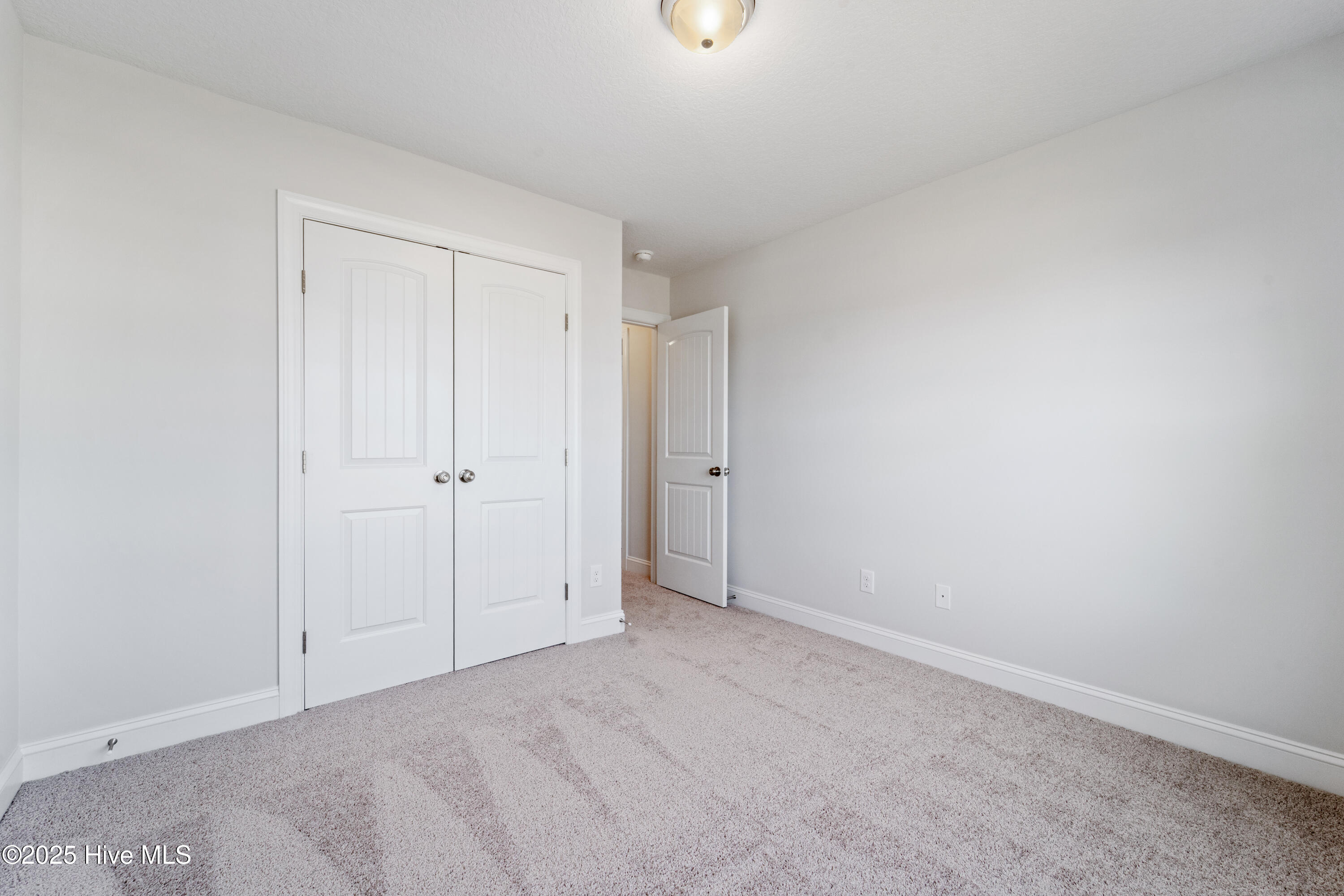 100493464 | Photo 30