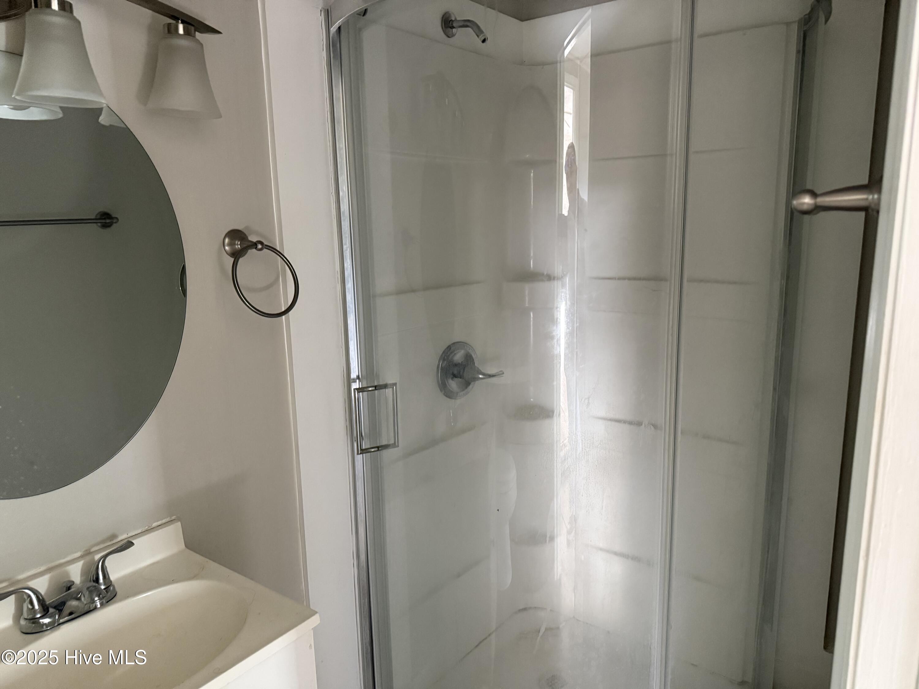 100537405 | Photo 14