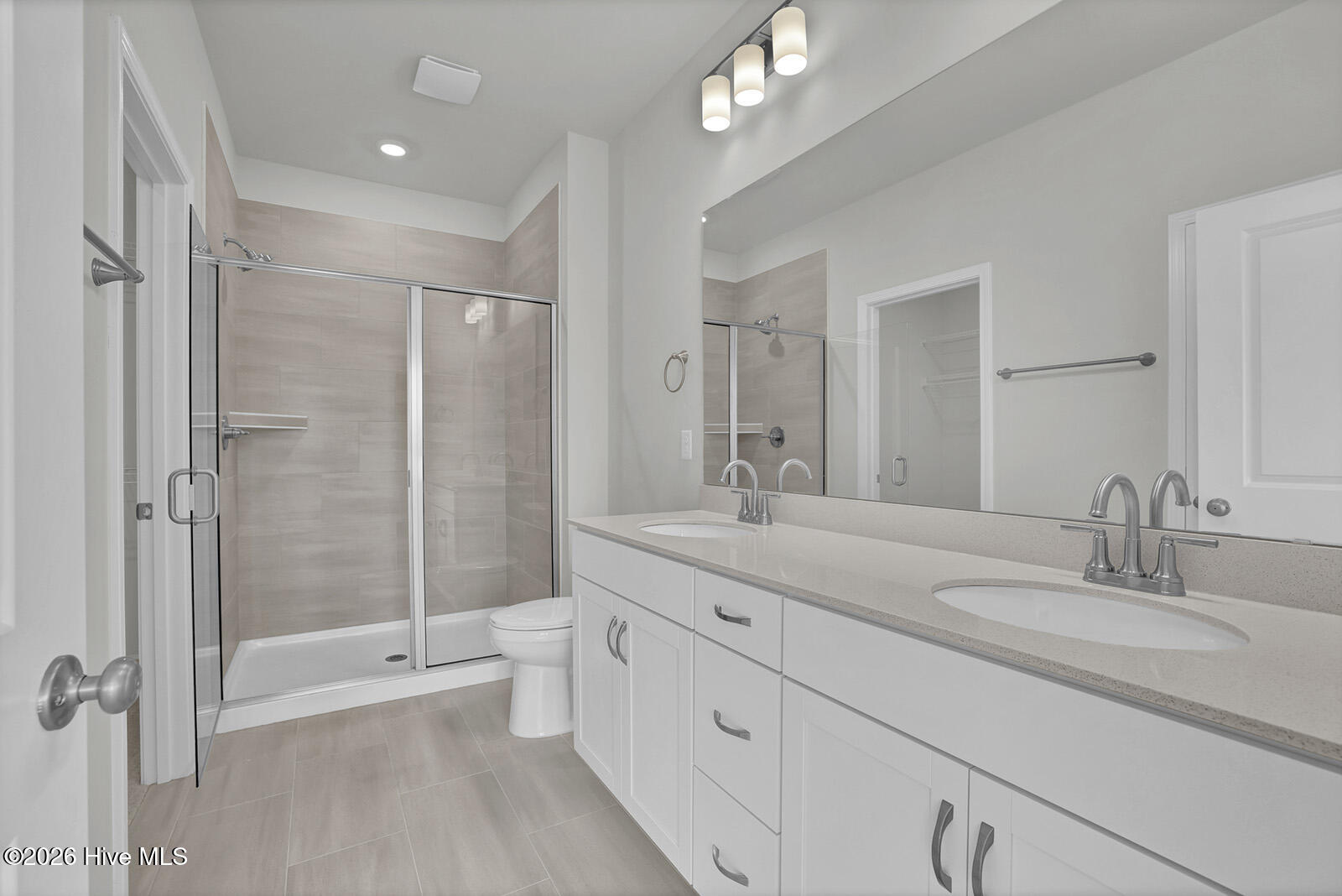 100538172 | Photo 15