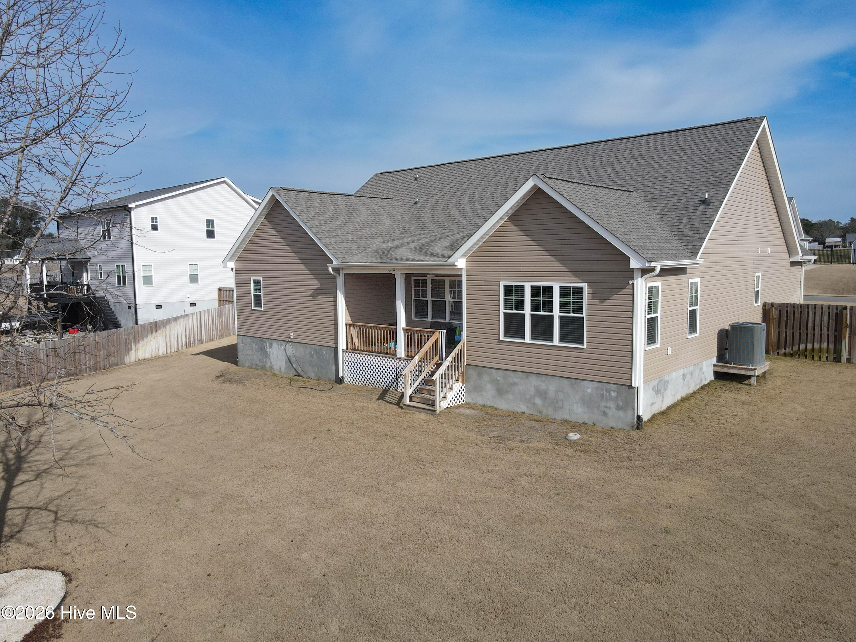 100560693 | Photo 74