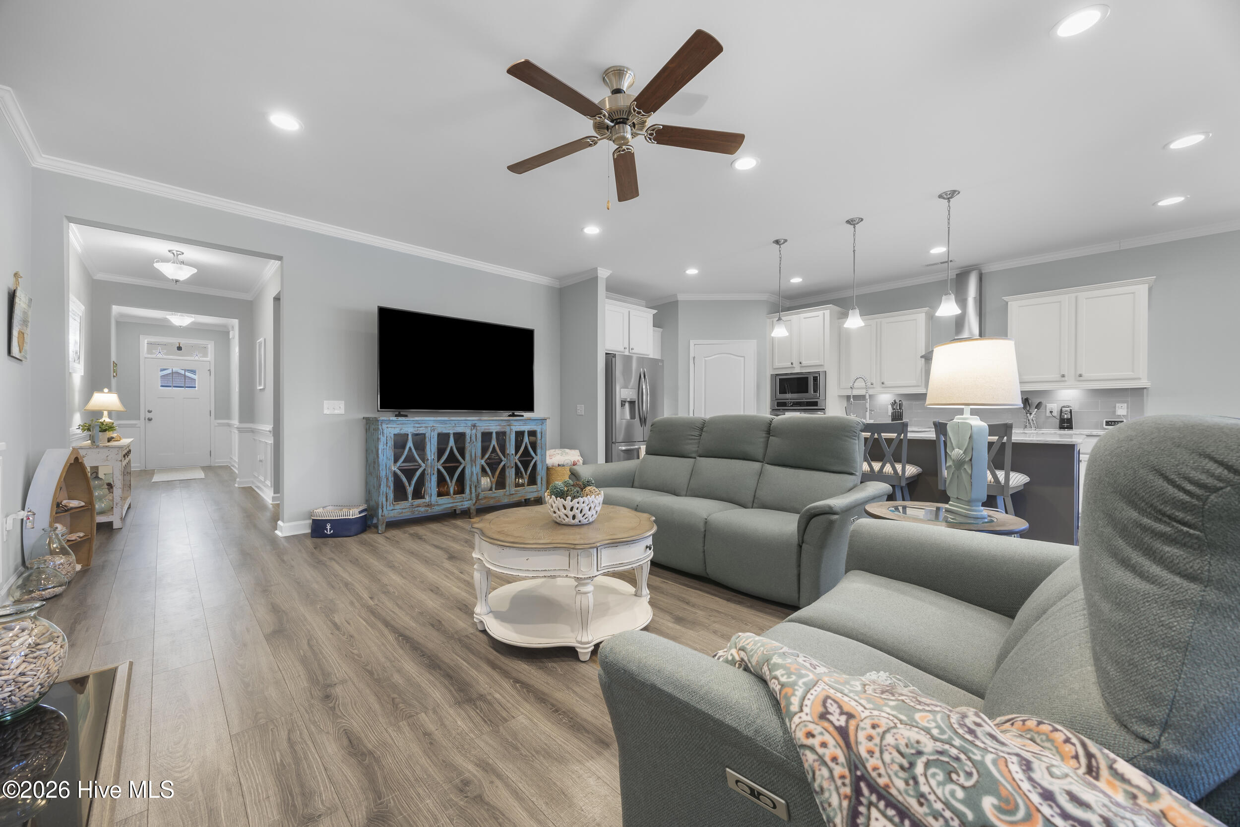 100551713 | Photo 10