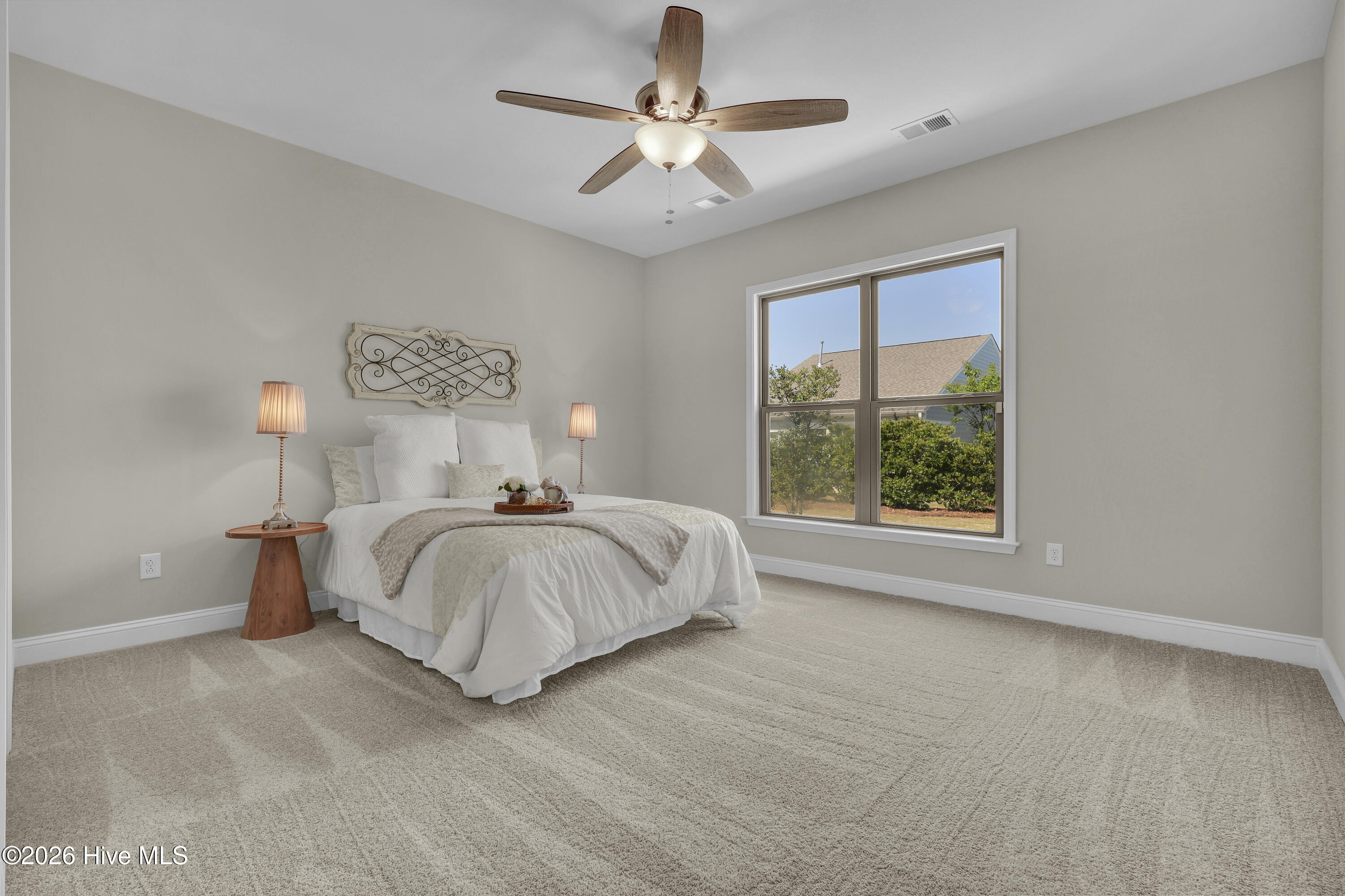 100567827 | Photo 18