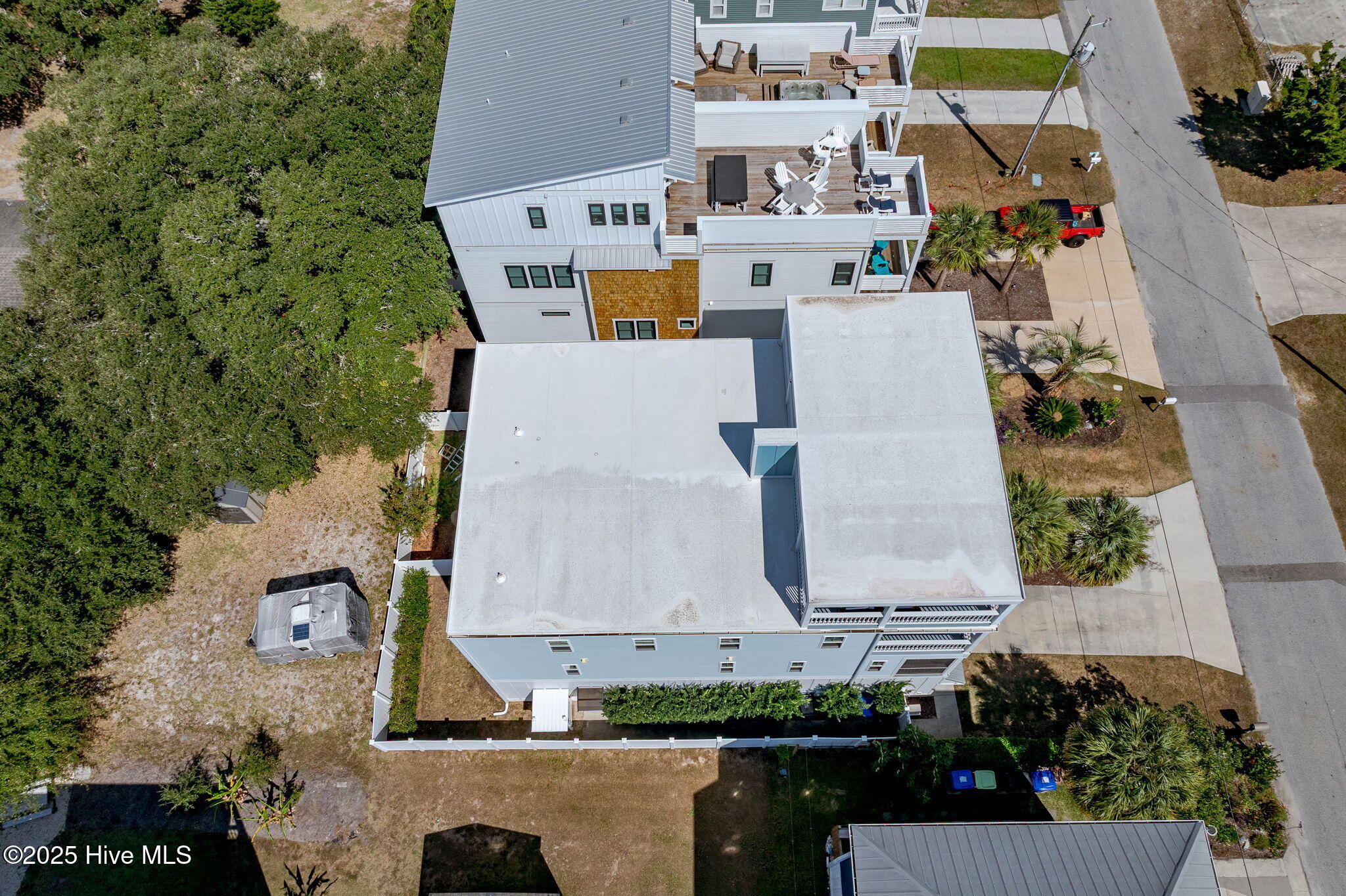 100537095 | Photo 70