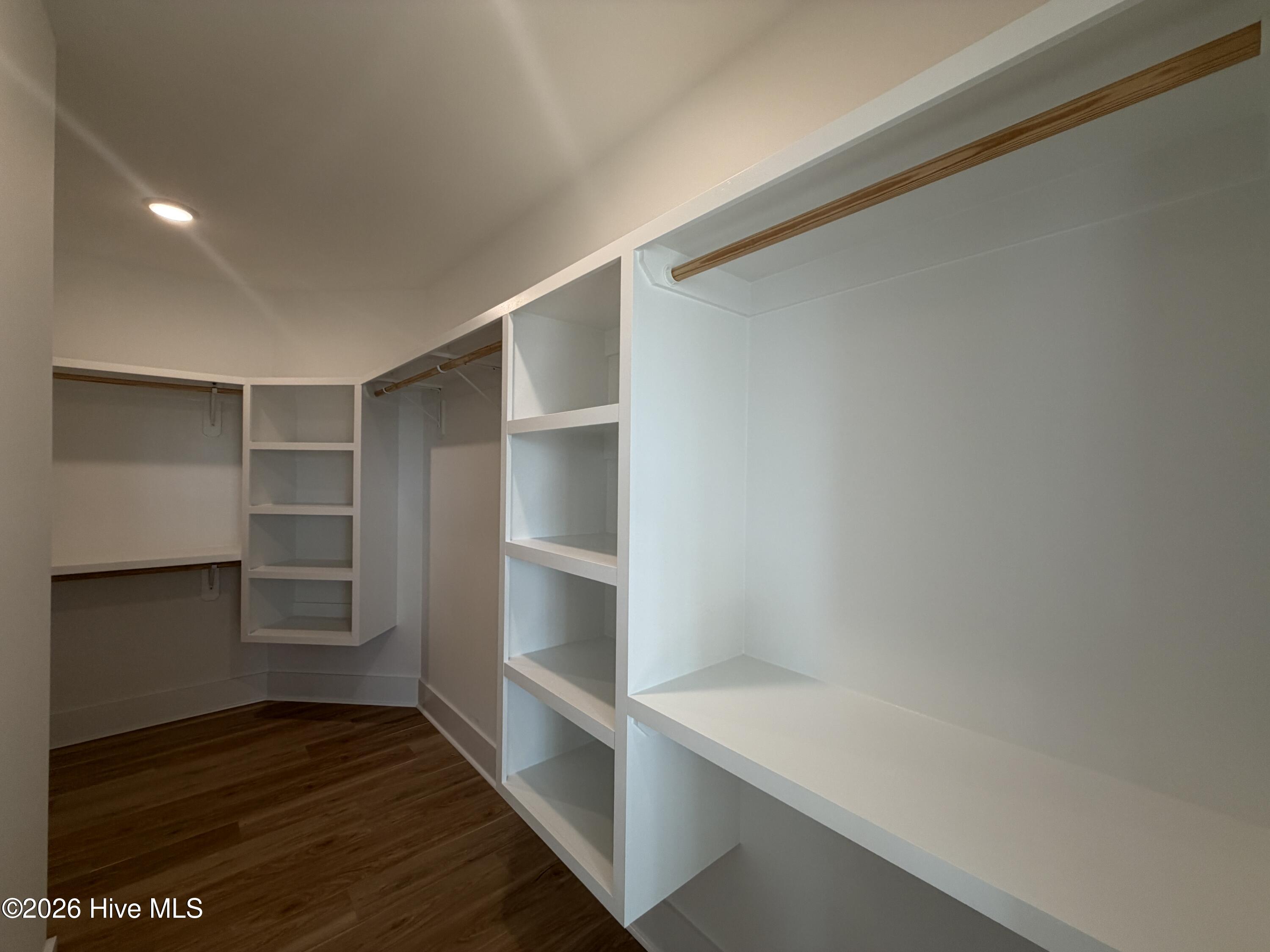 100532147 | Photo 28