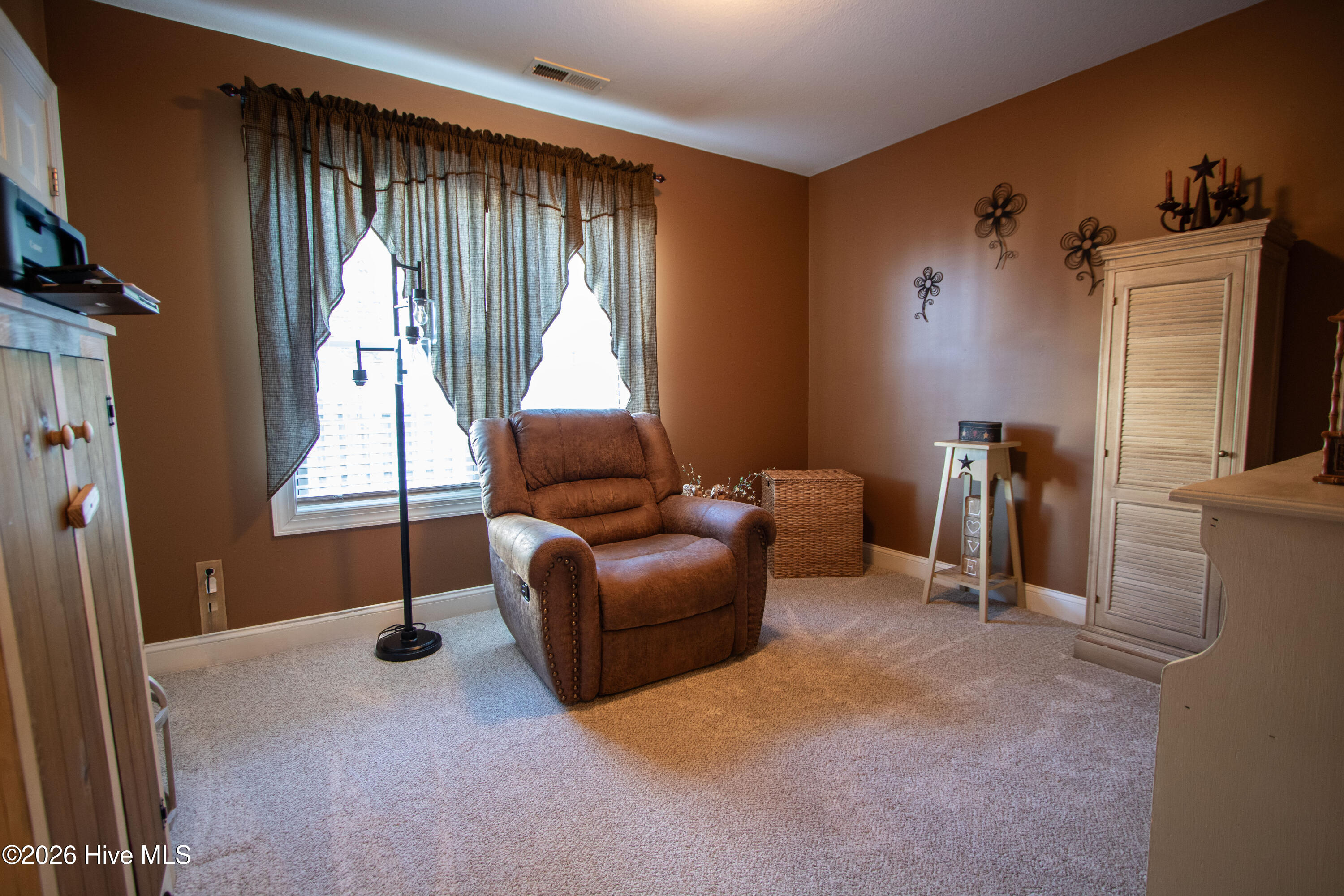 100569230 | Photo 18