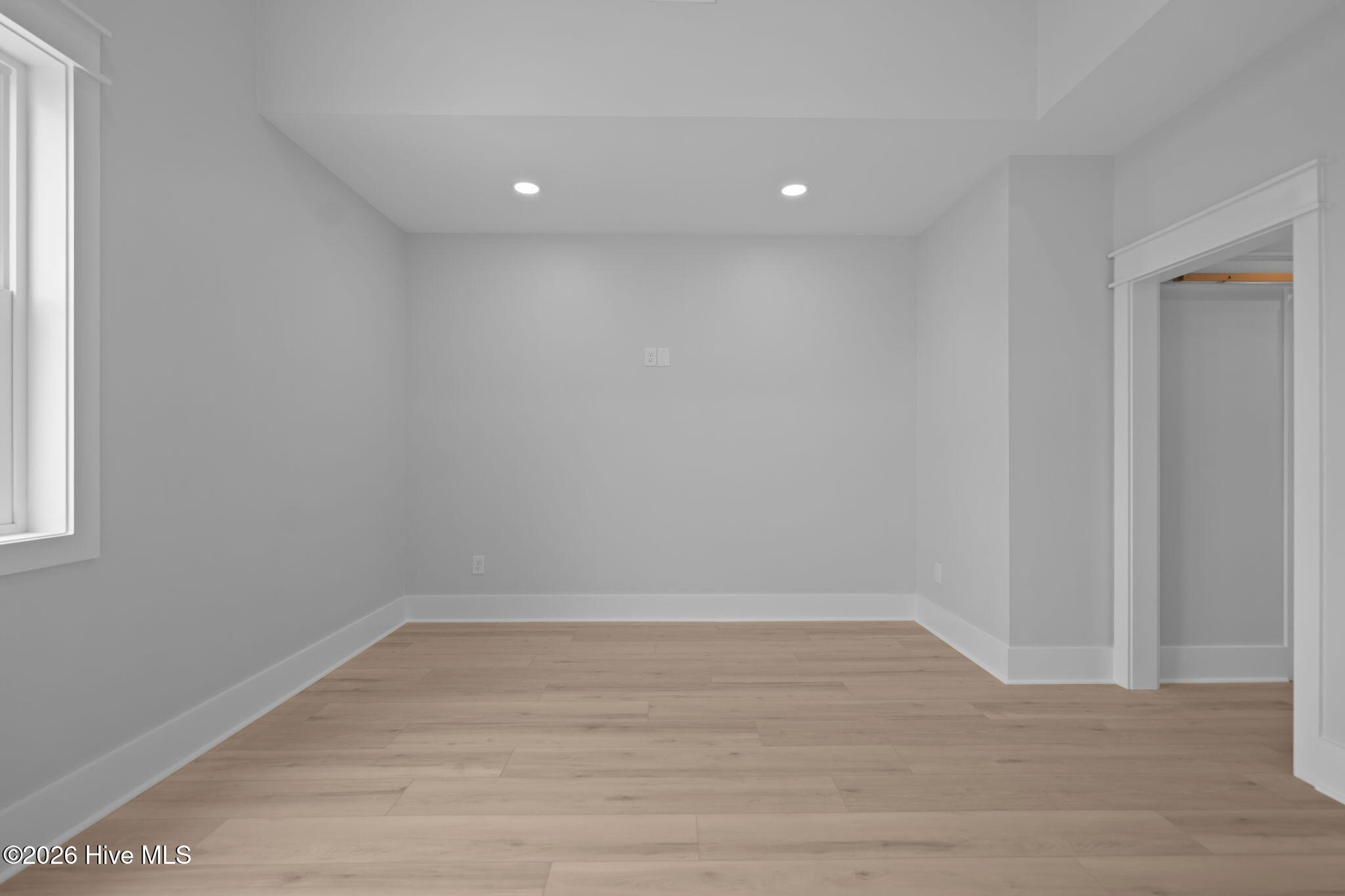 100553726 | Photo 37