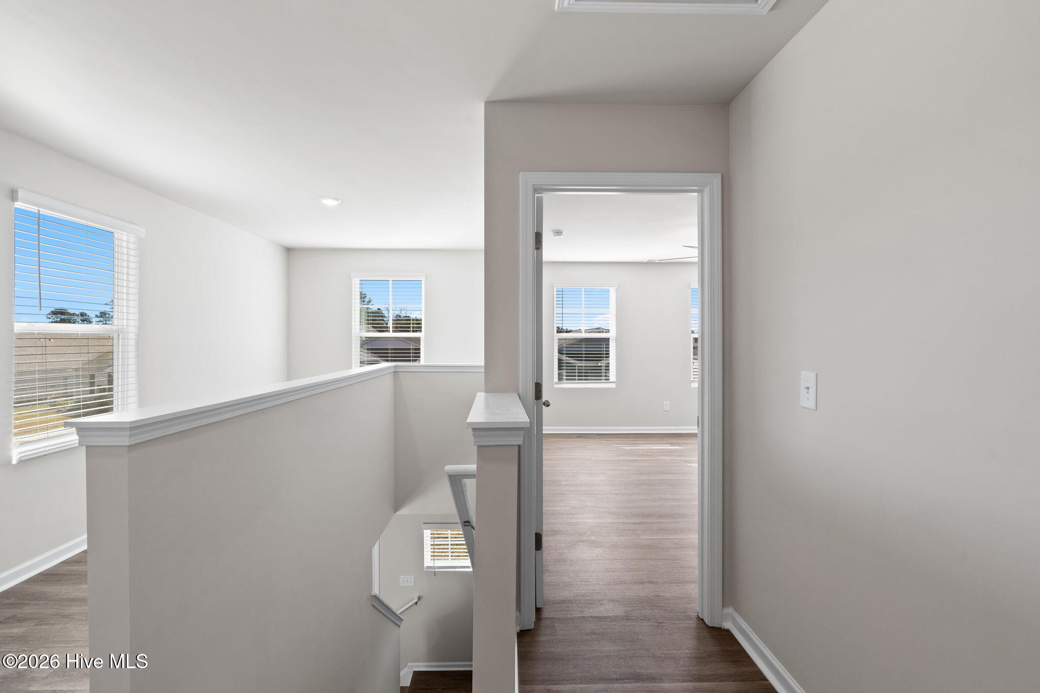 100566498 | Photo 15