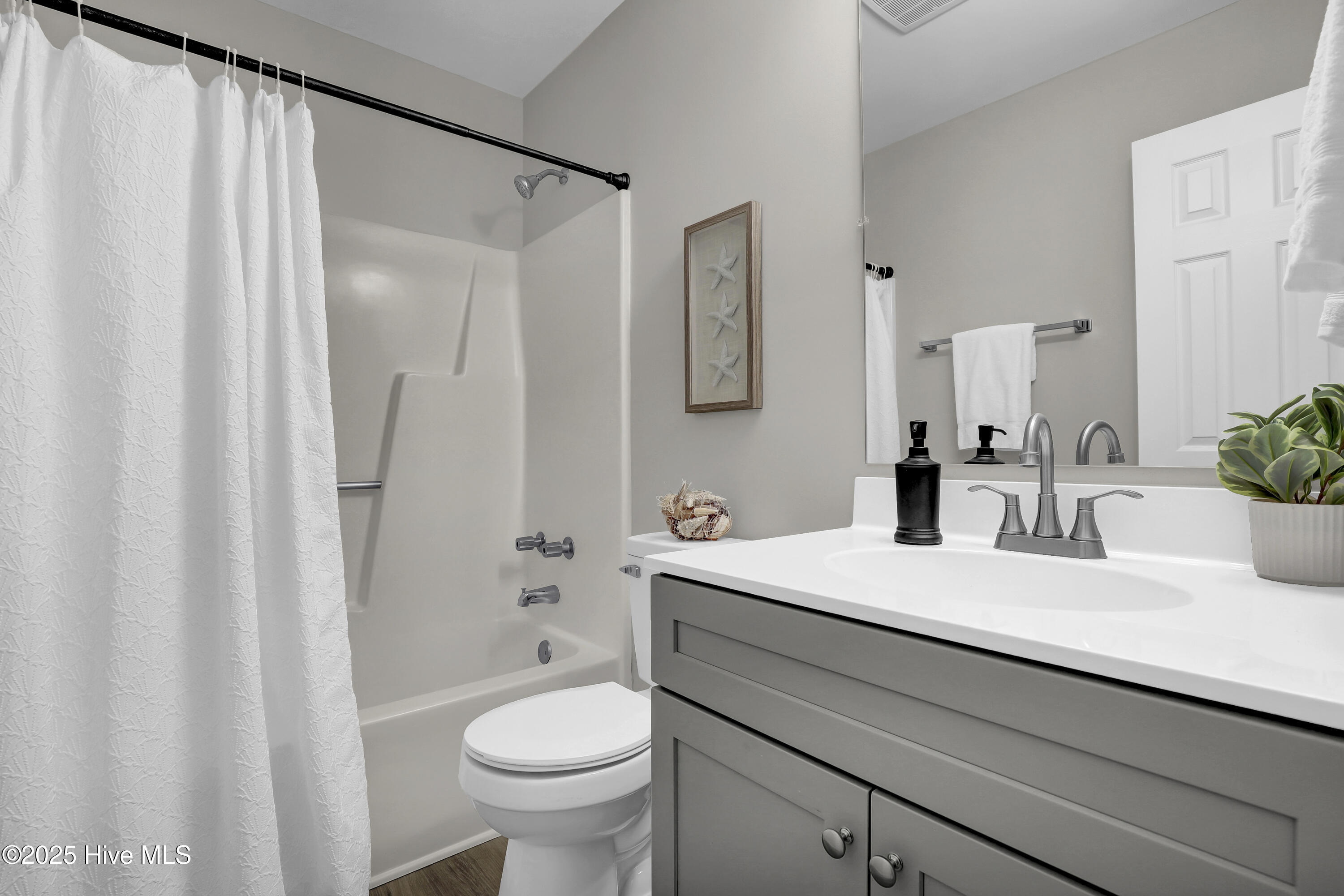 100536825 | Photo 22