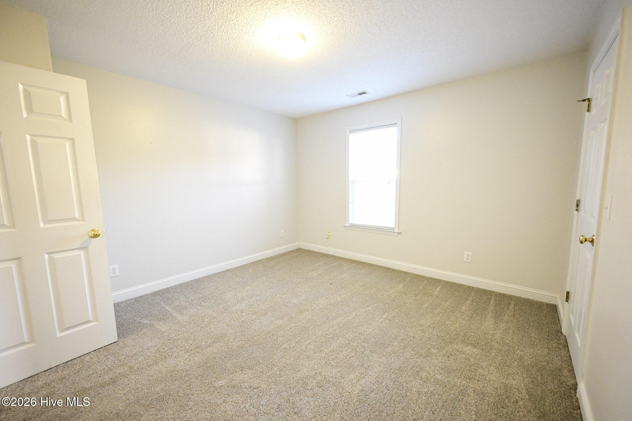 100549059 | Photo 19