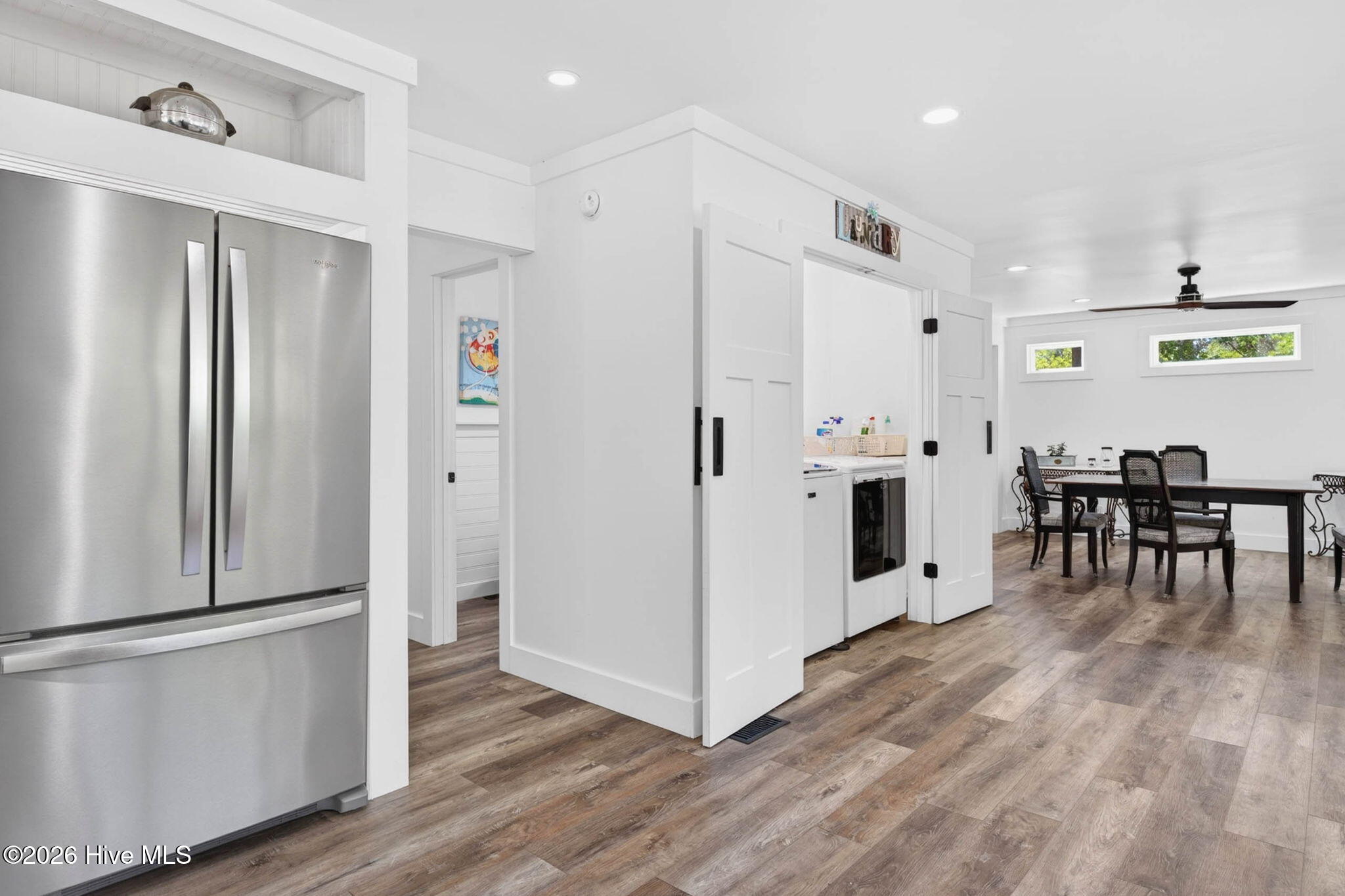 100568923 | Photo 21