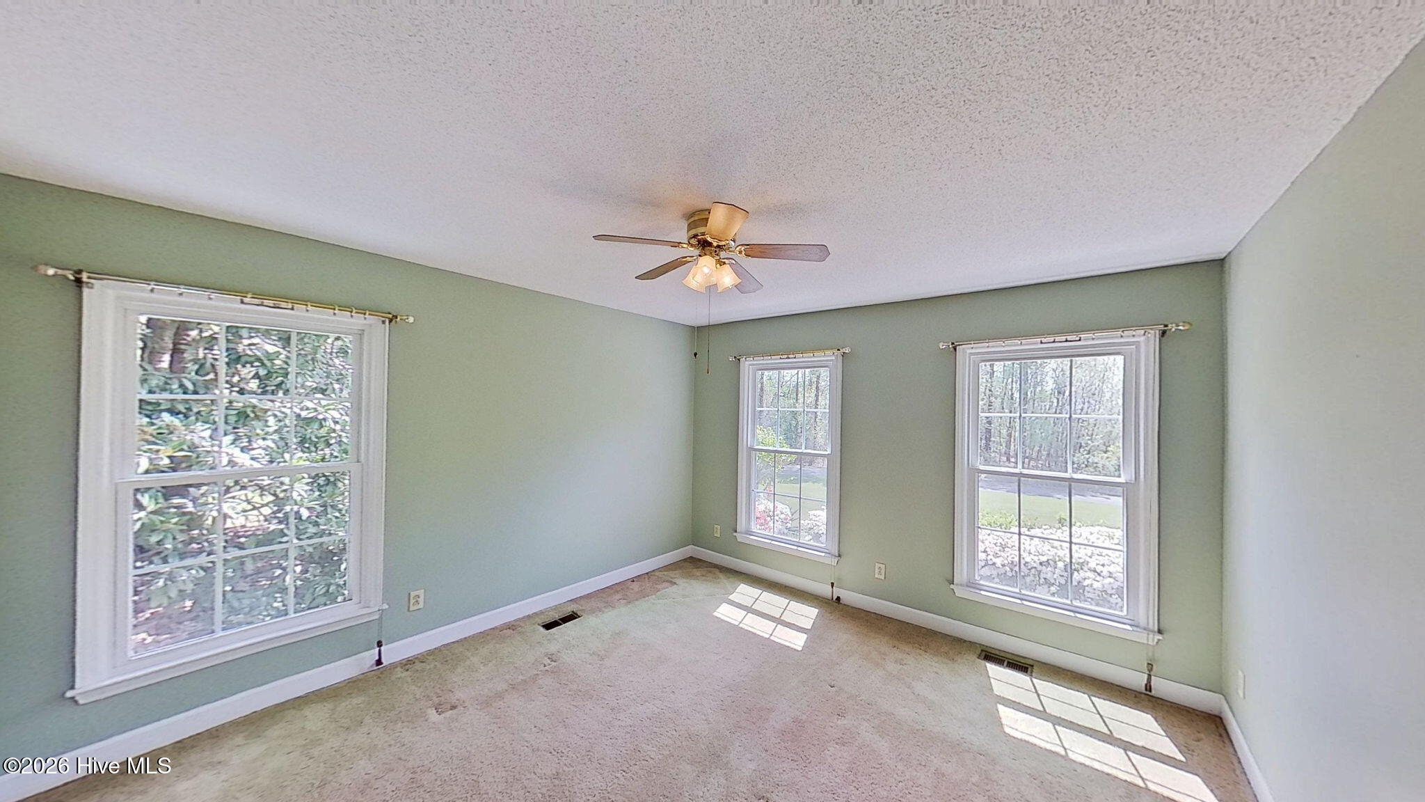 512 Raymond Drive,Arapahoe