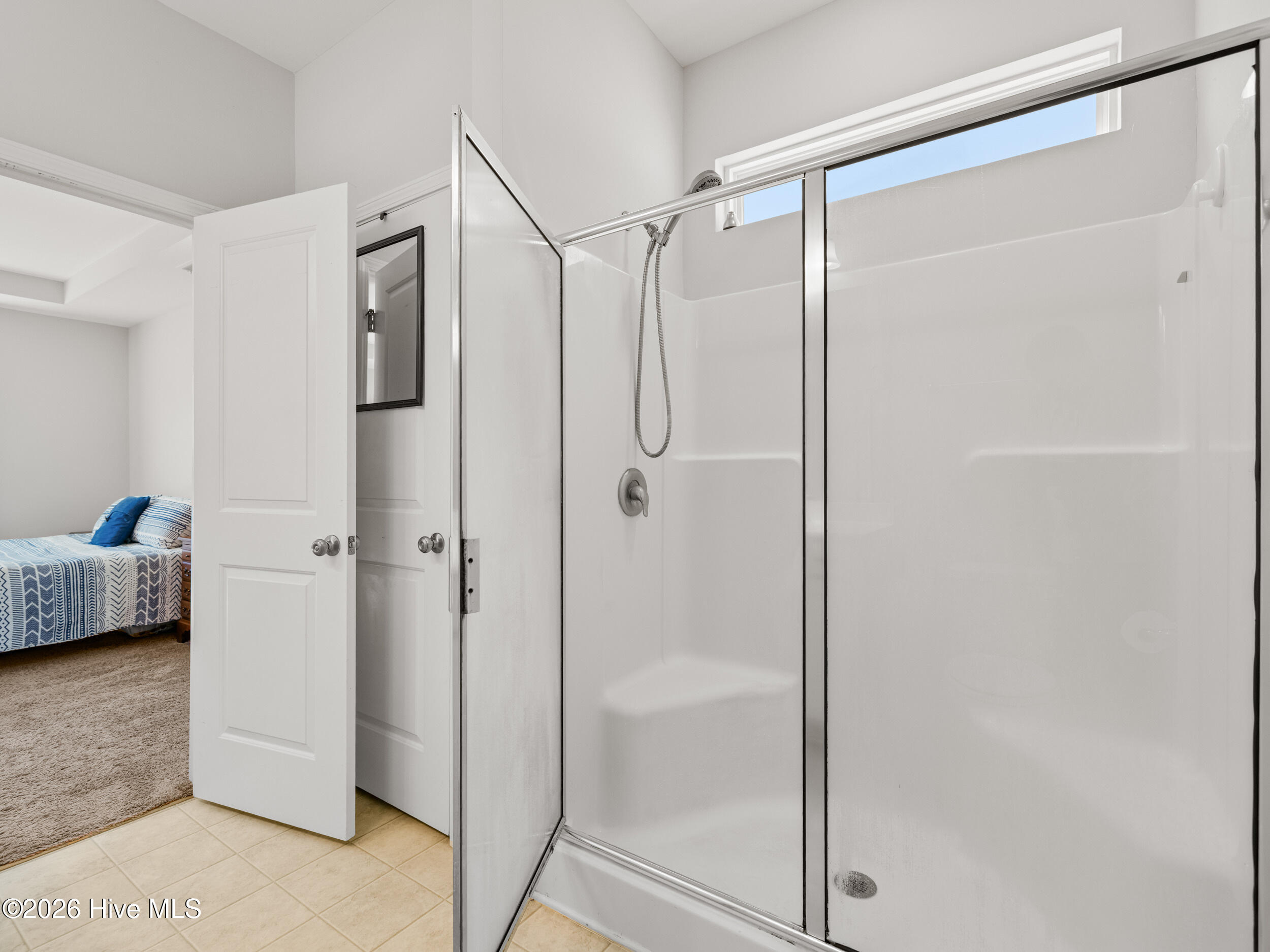 100557695 | Photo 44