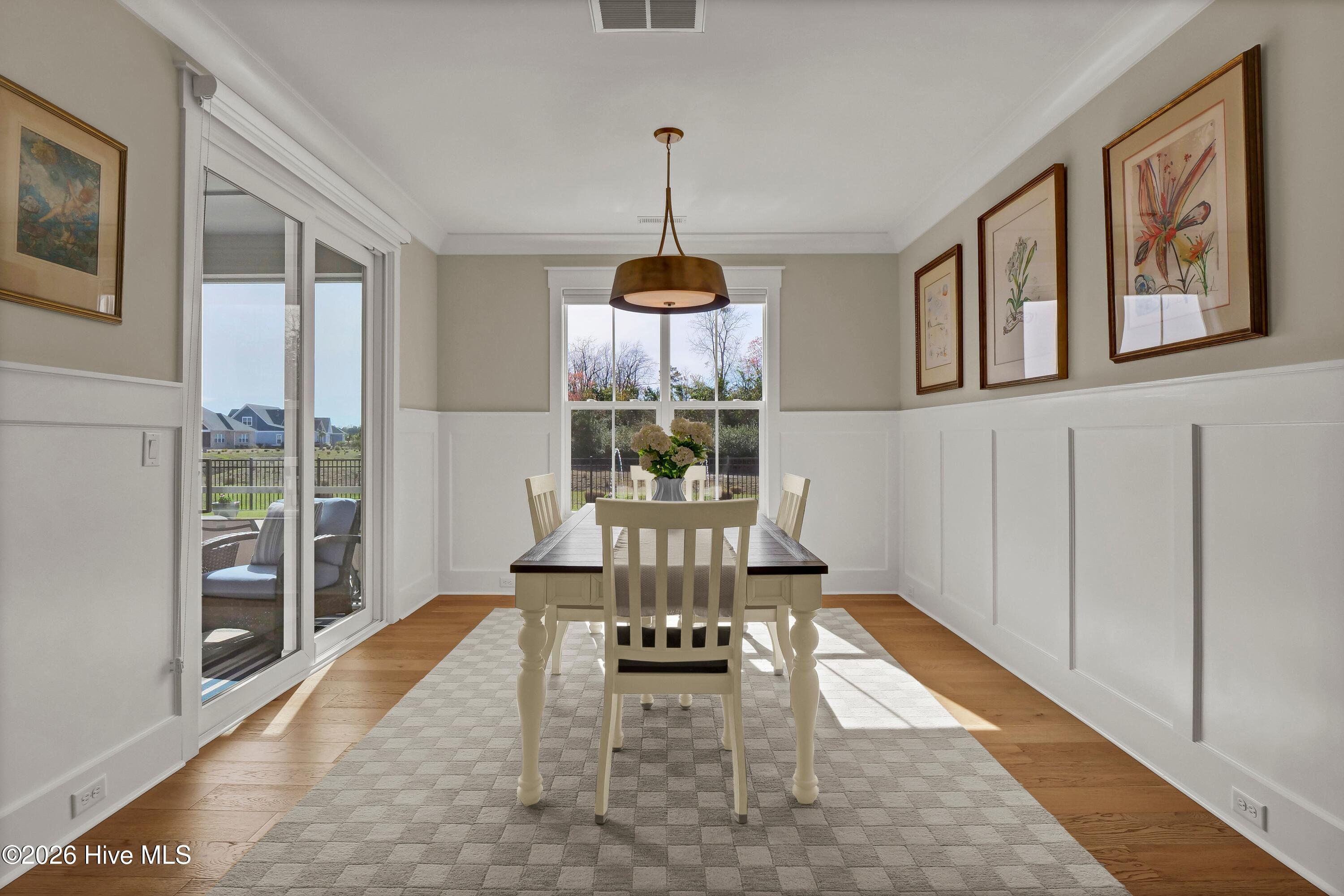 100566298 | Photo 22