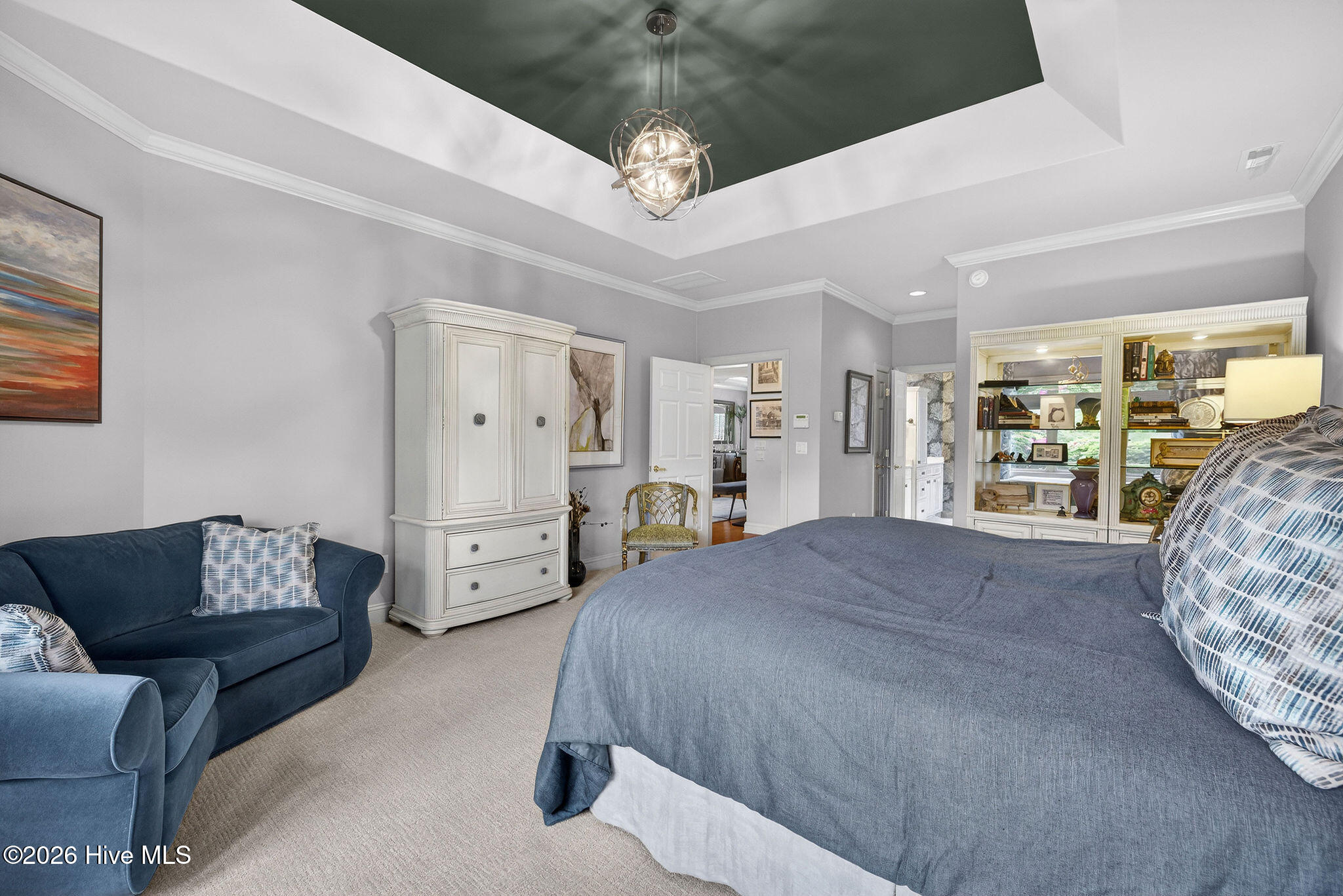 100565990 | Photo 20