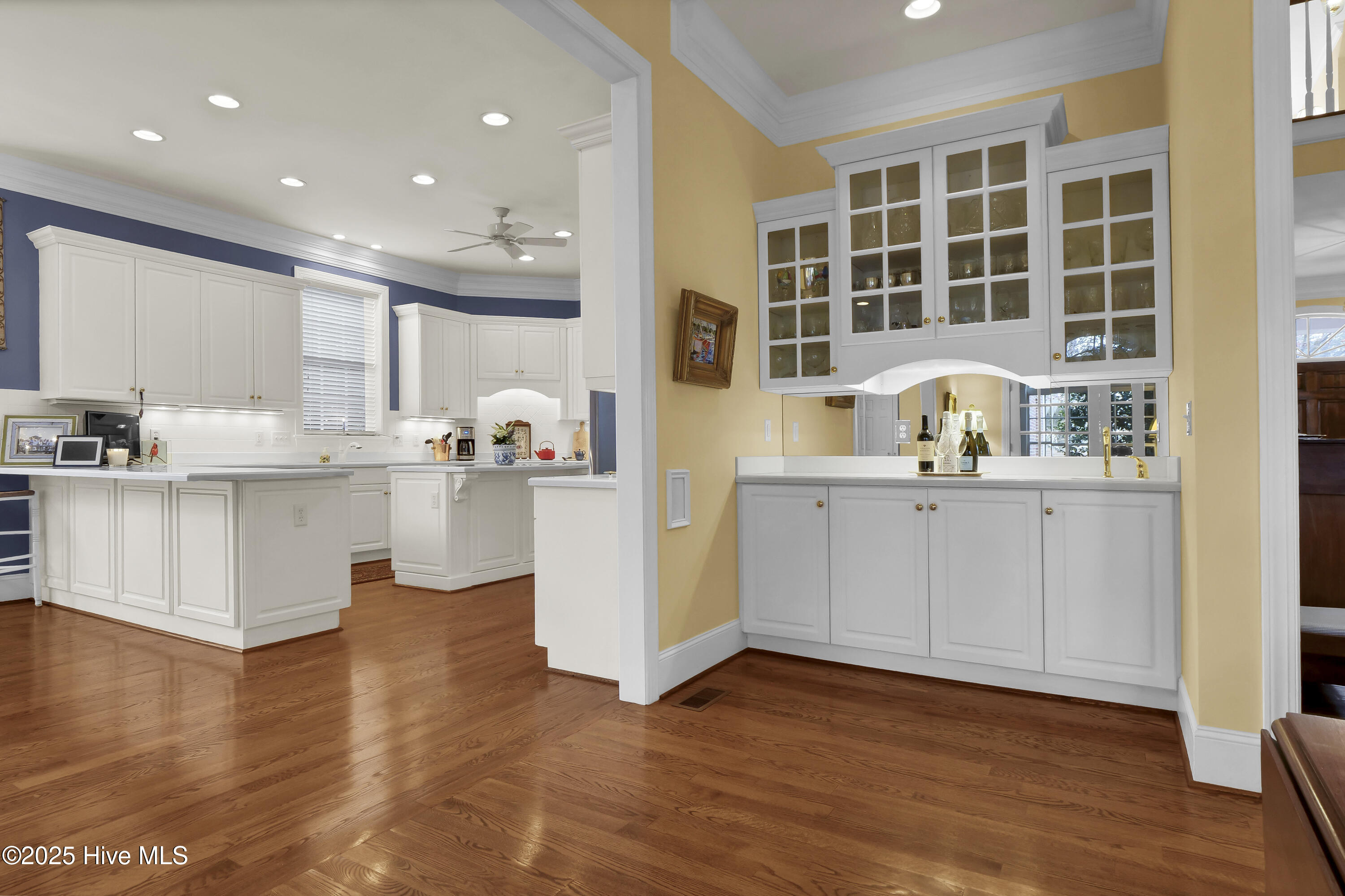 100559823 | Photo 27