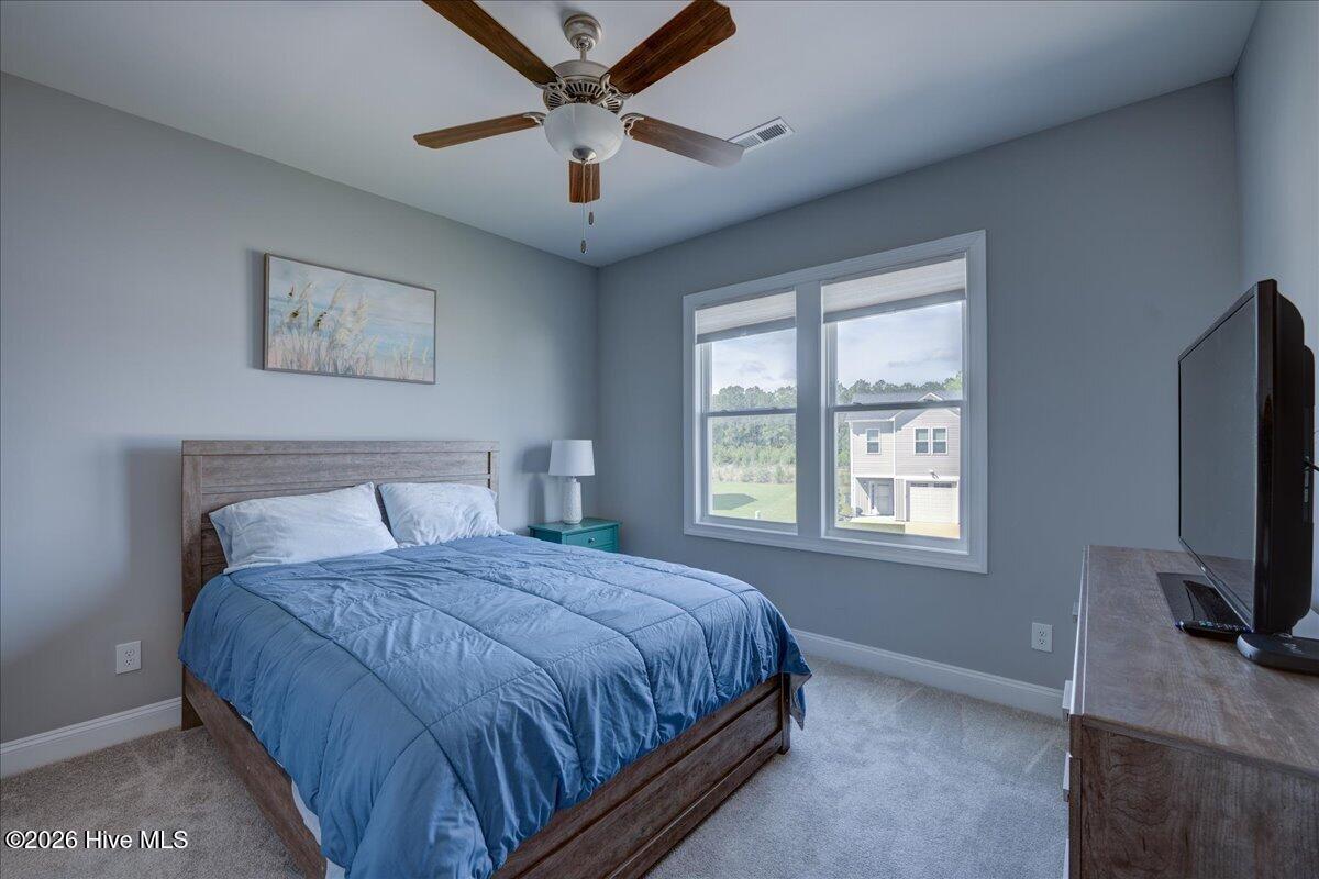 100567041 | Photo 32