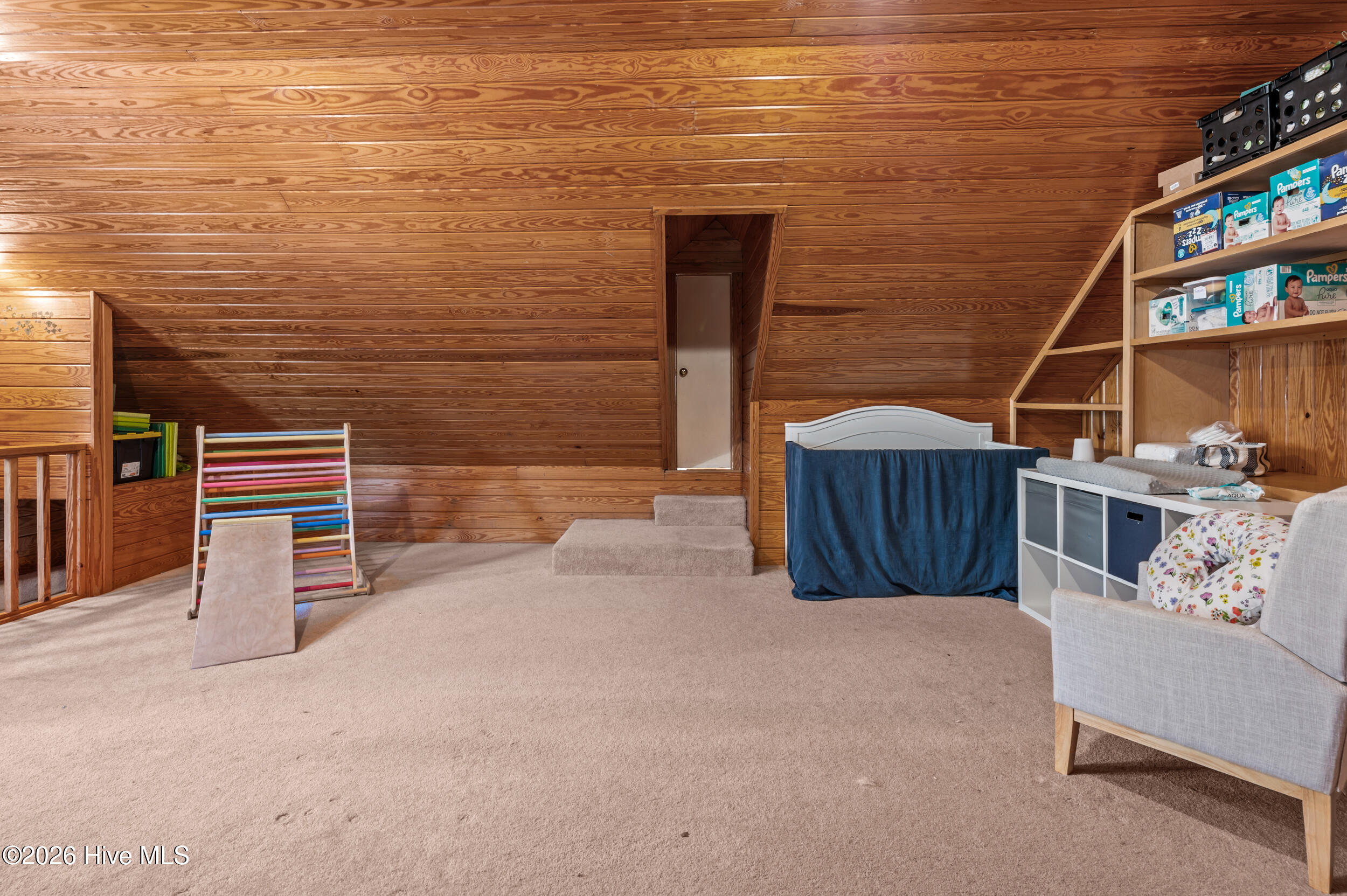 100554057 | Photo 32