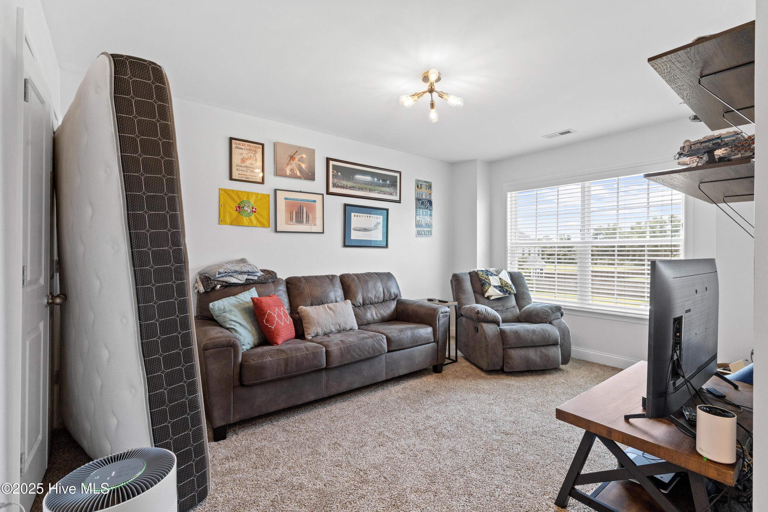 100521399 | Photo 30