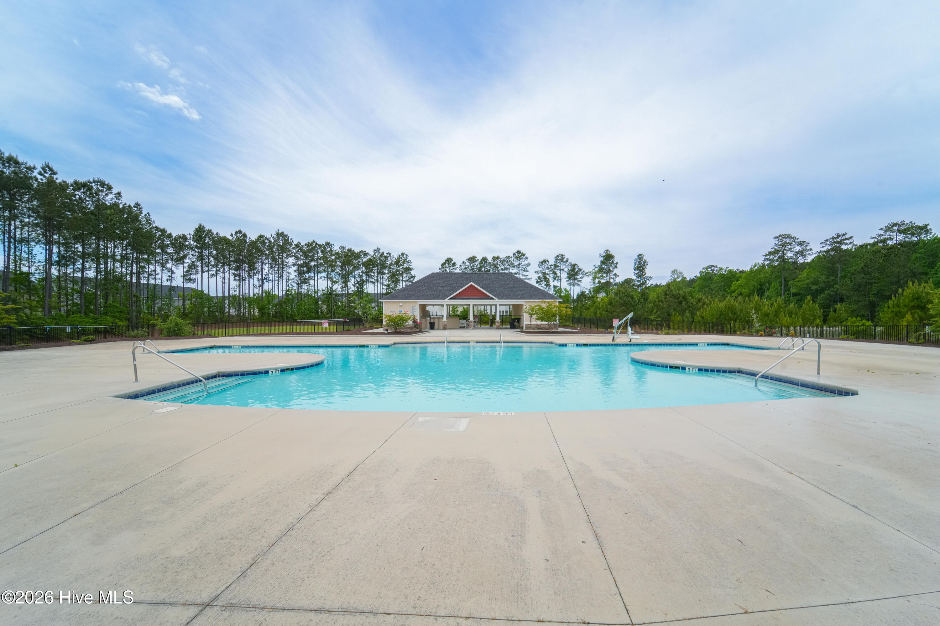 100570478 | Photo 52