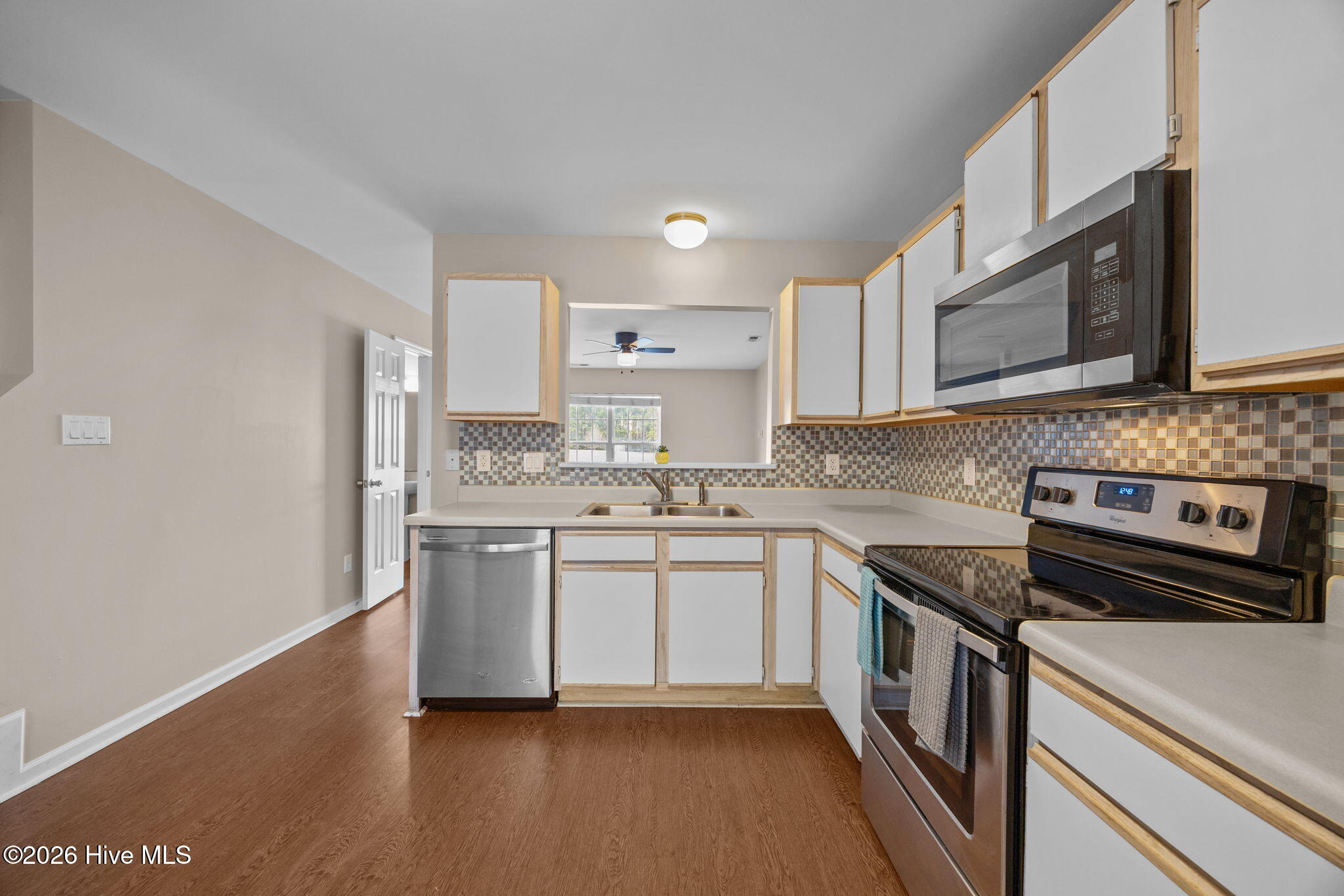 100553765 | Photo 15