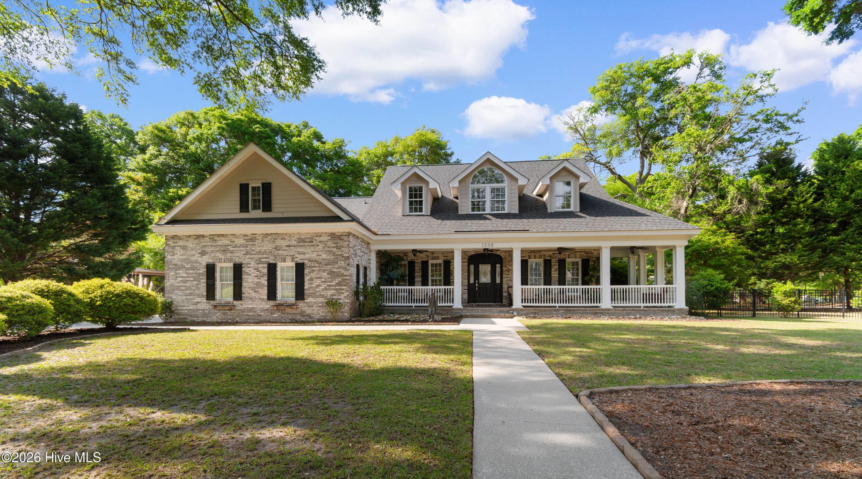 100569260 | Photo 52