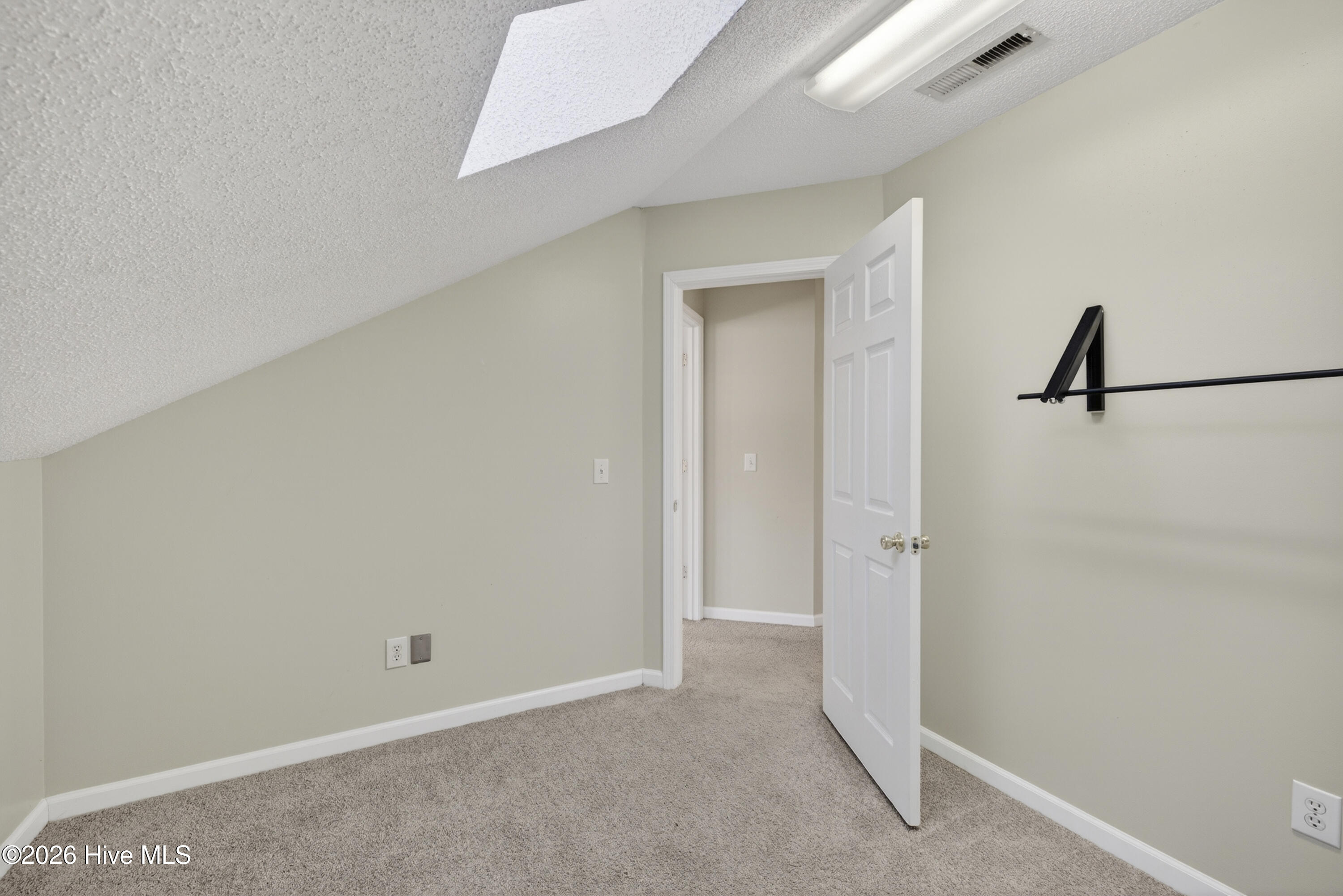 100551794 | Photo 18