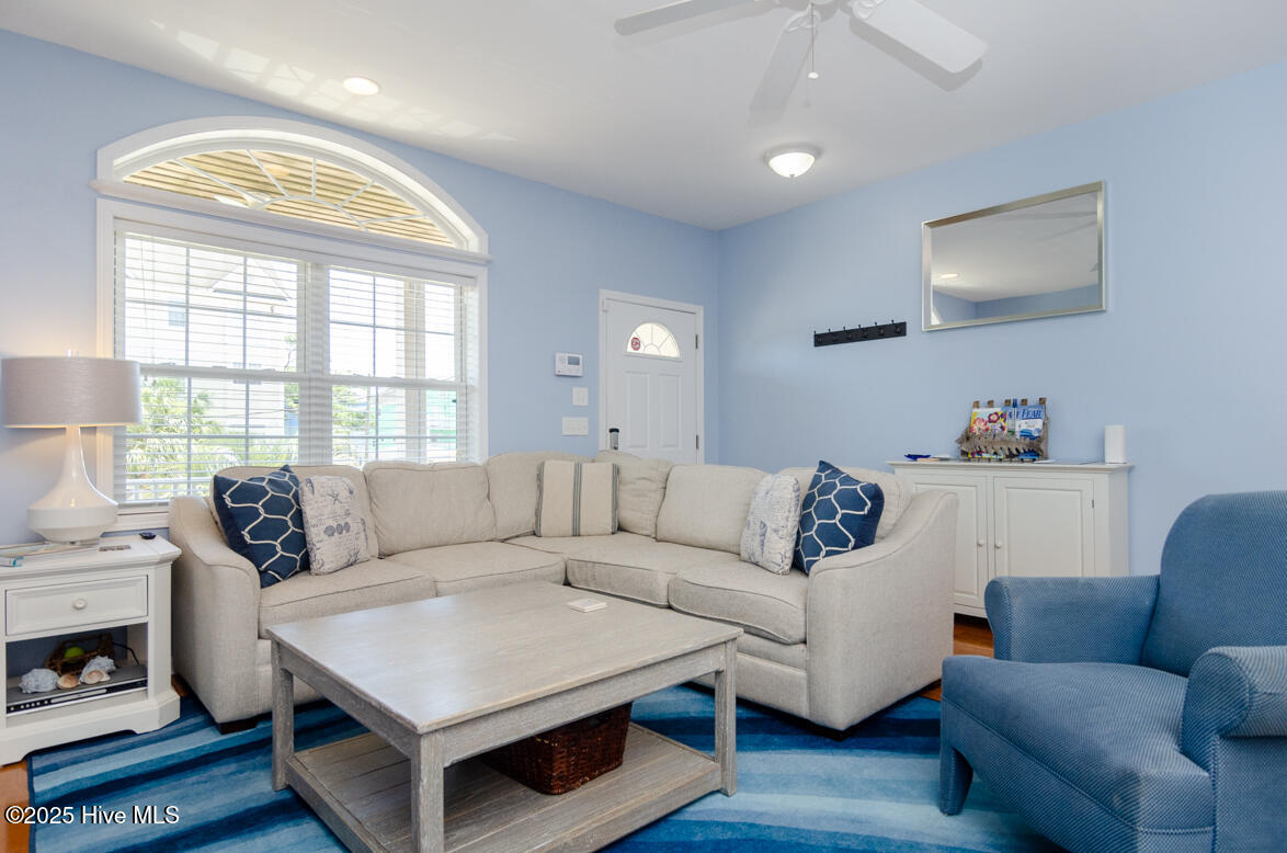 100534014 | Photo 12