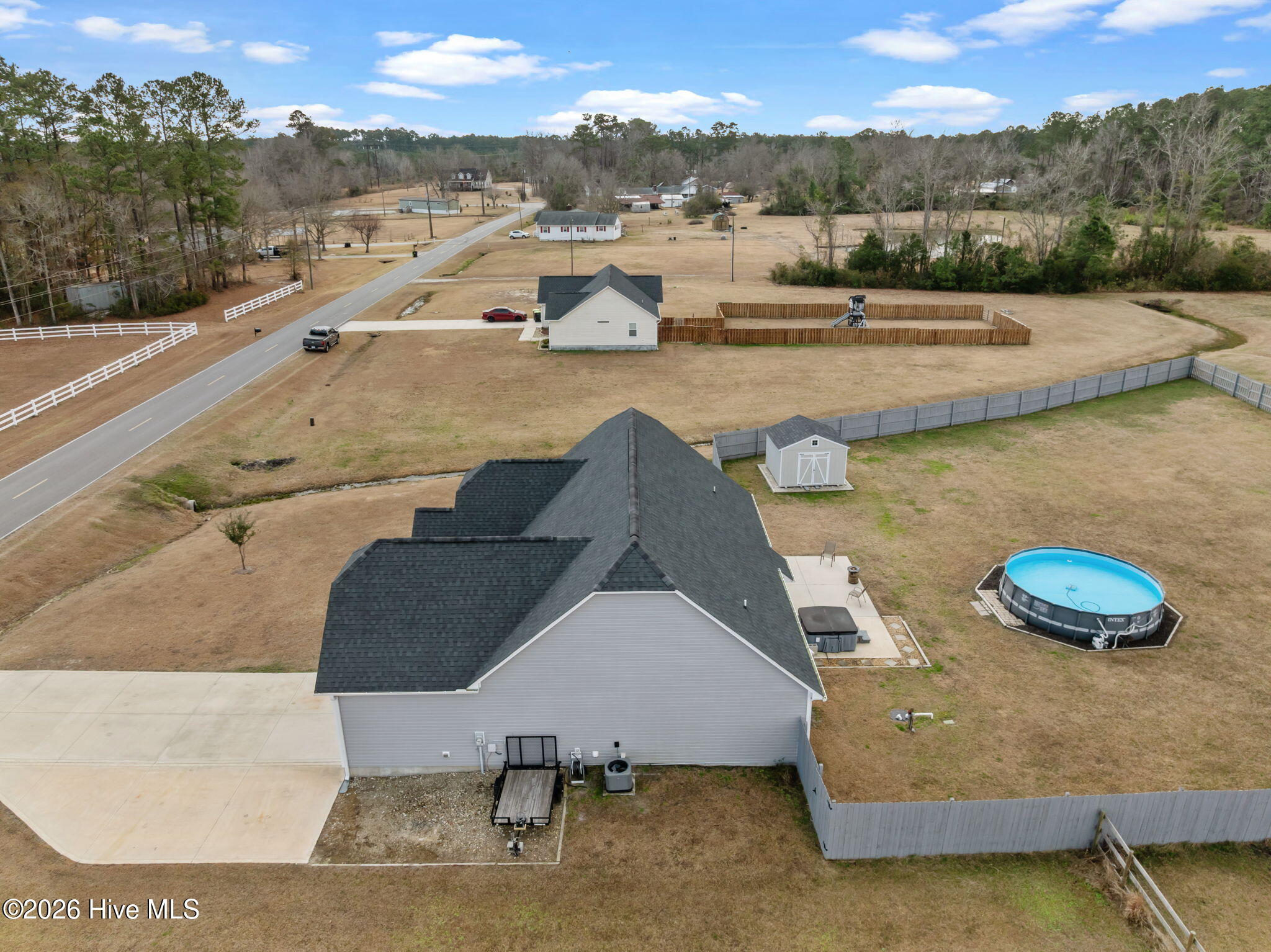 100548485 | Photo 41