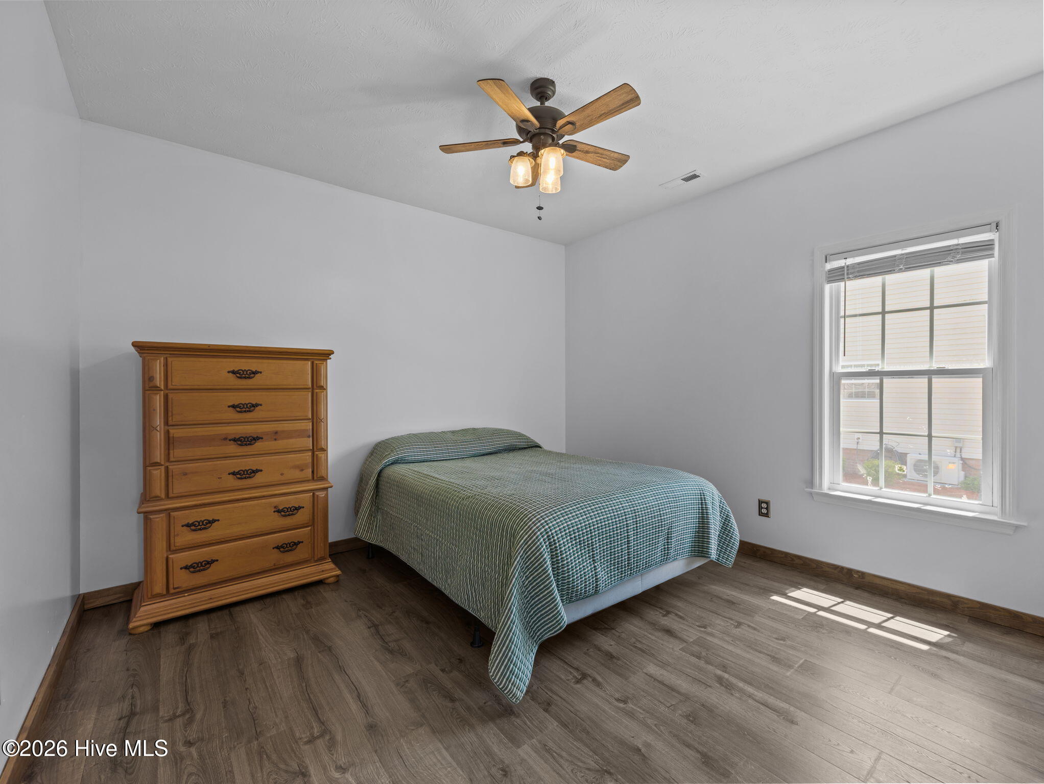 100567652 | Photo 29