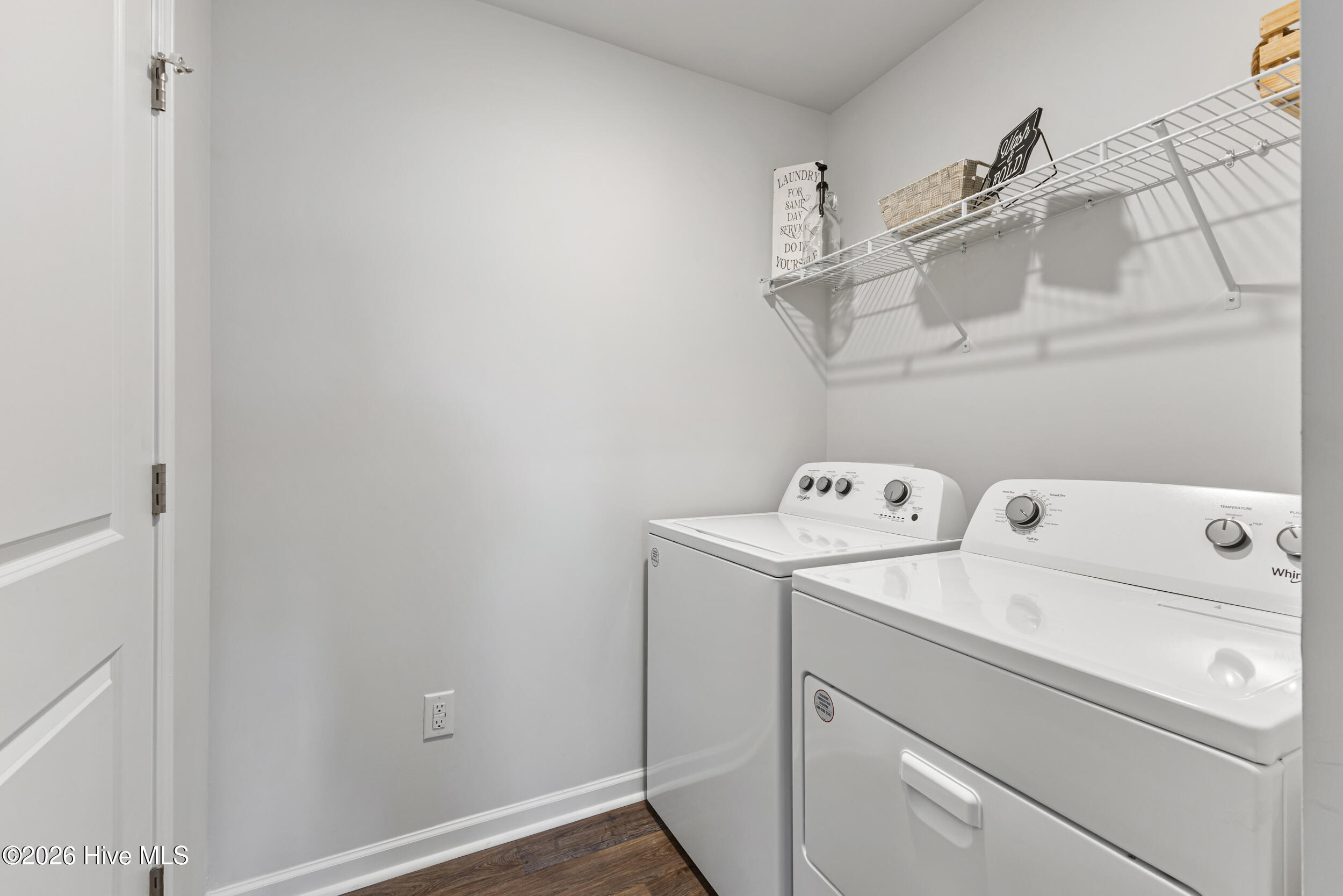 100547878 | Photo 21