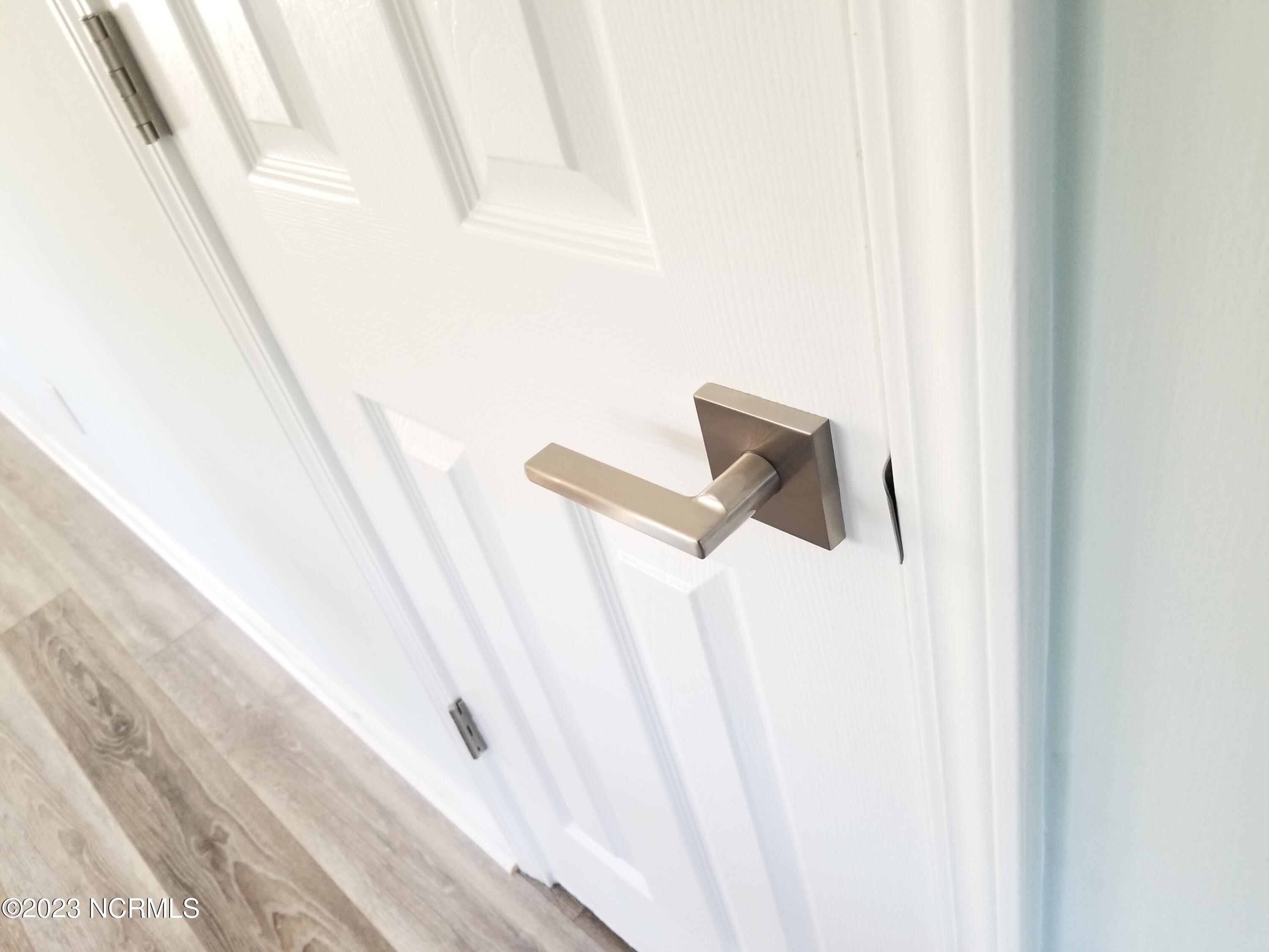 100564082 | Photo 14